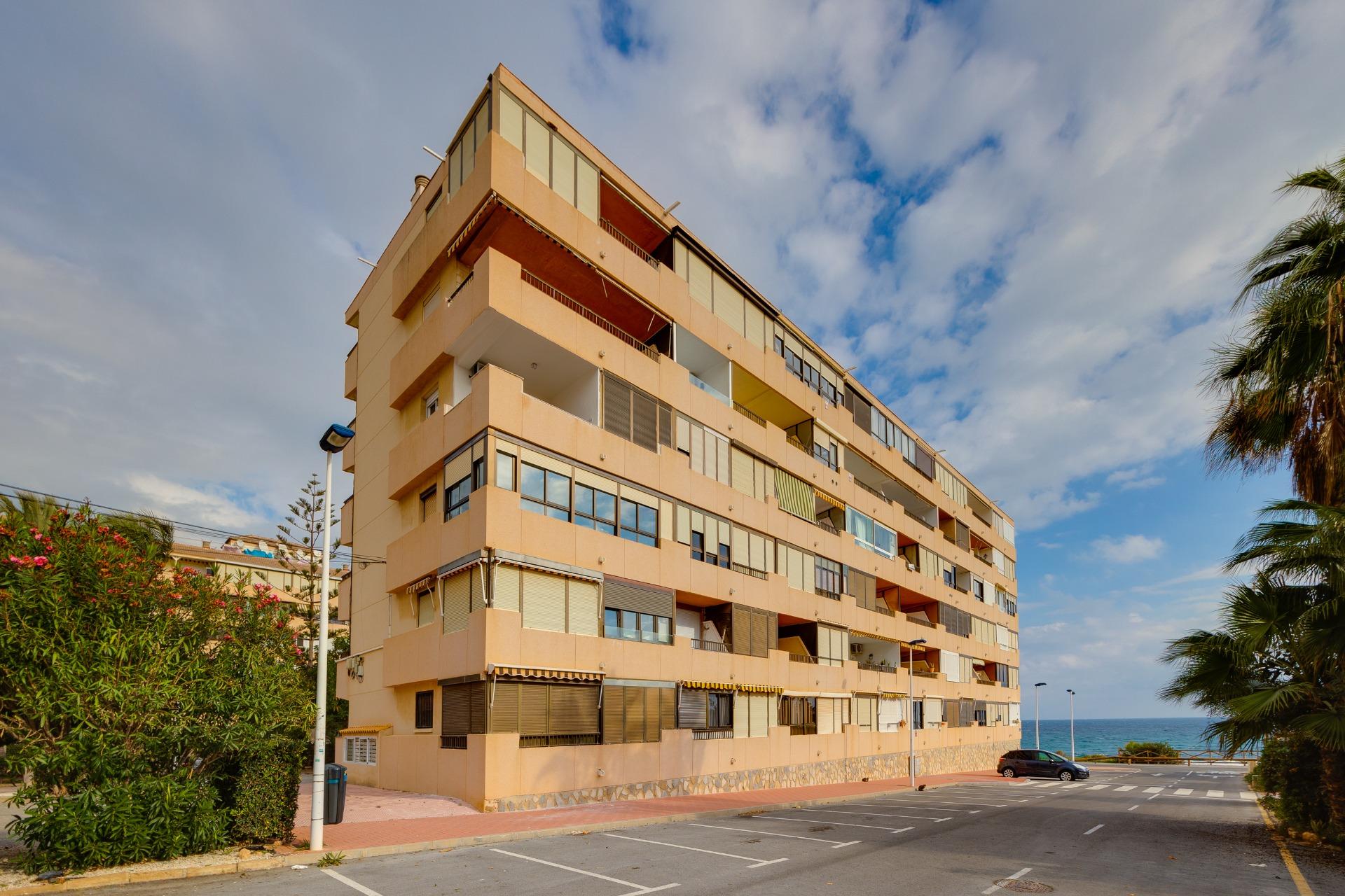 Terrace in apartment for sale in Torrevieja