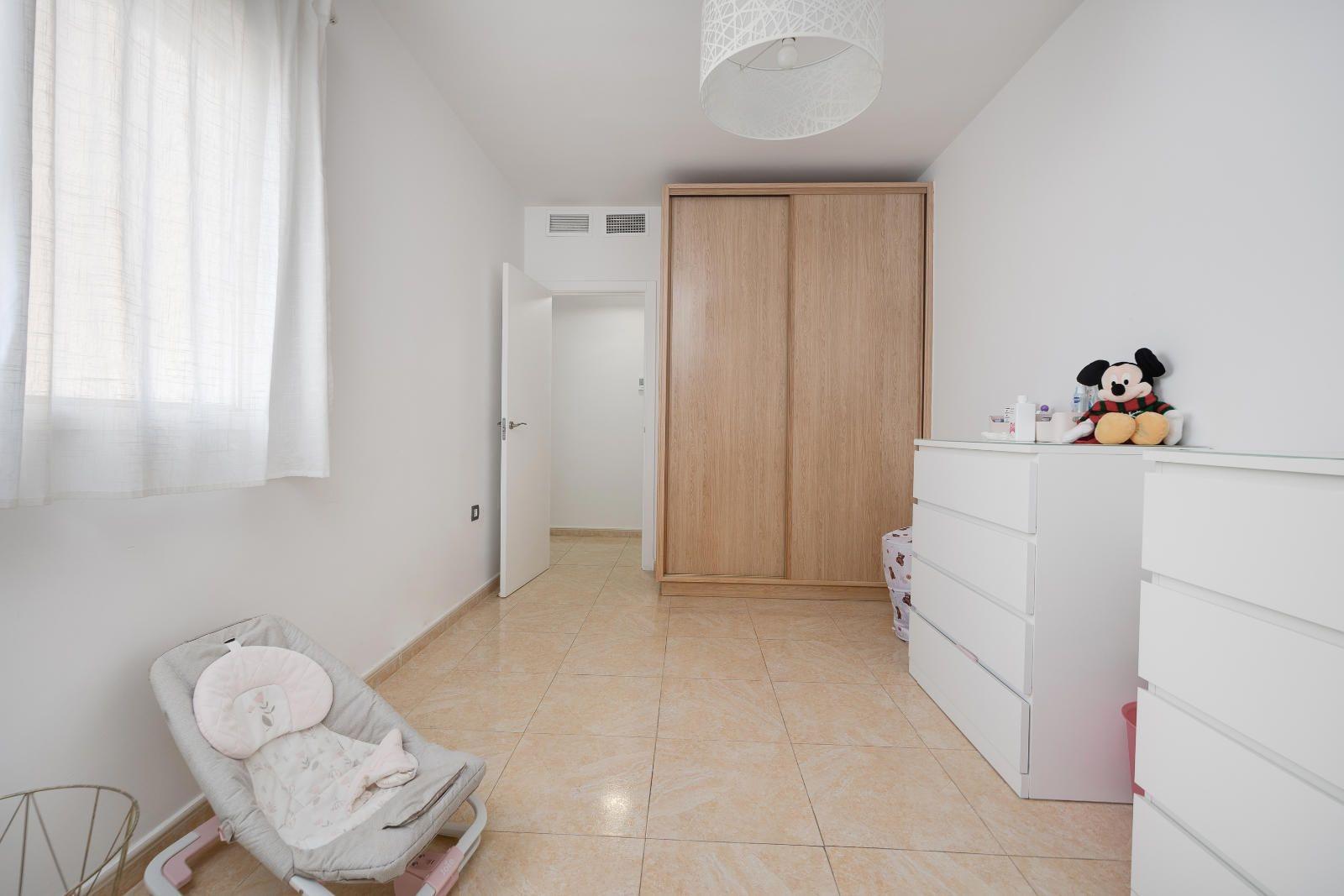 Bedroom in apartment for sale in Torrevieja
