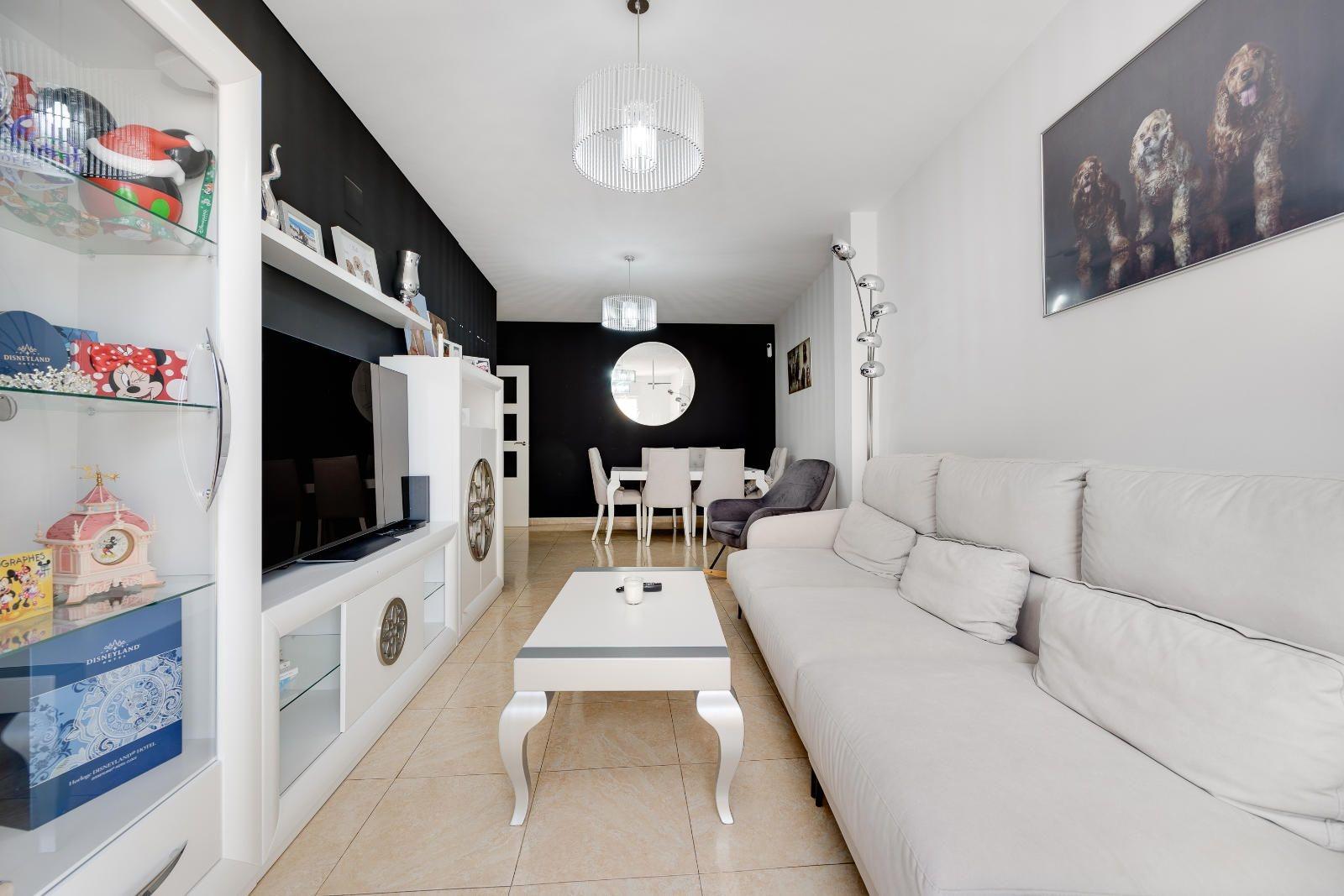 Bedroom in apartment for sale in Torrevieja