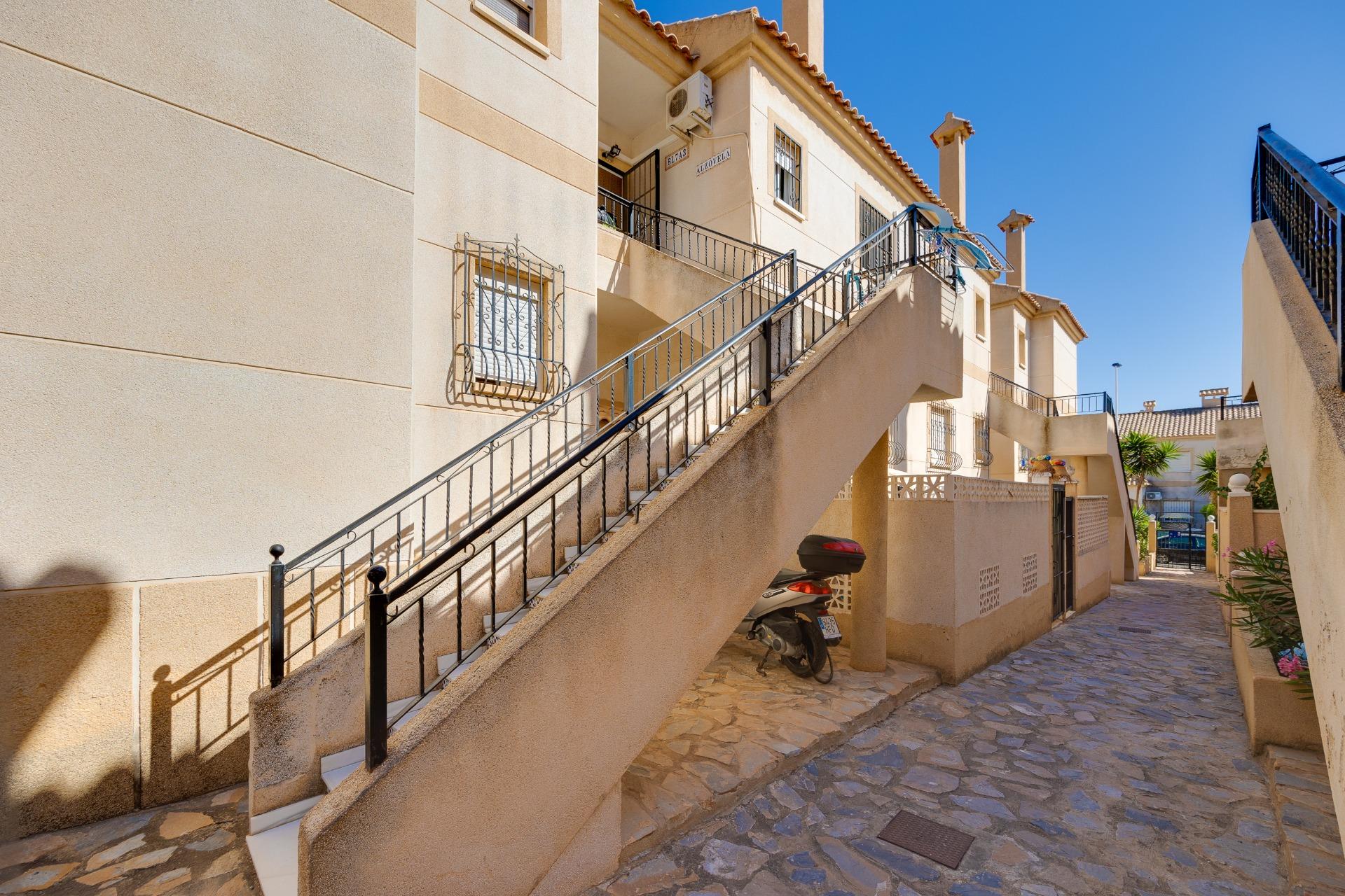 Kitchen in bungalow for sale in Torrevieja