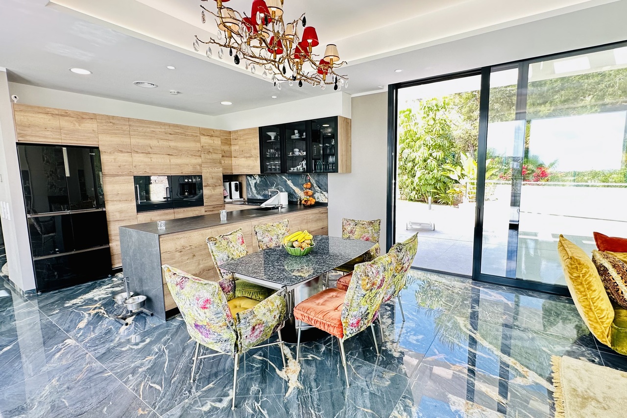 Exterior view in villa for sale in Las Colinas Golf