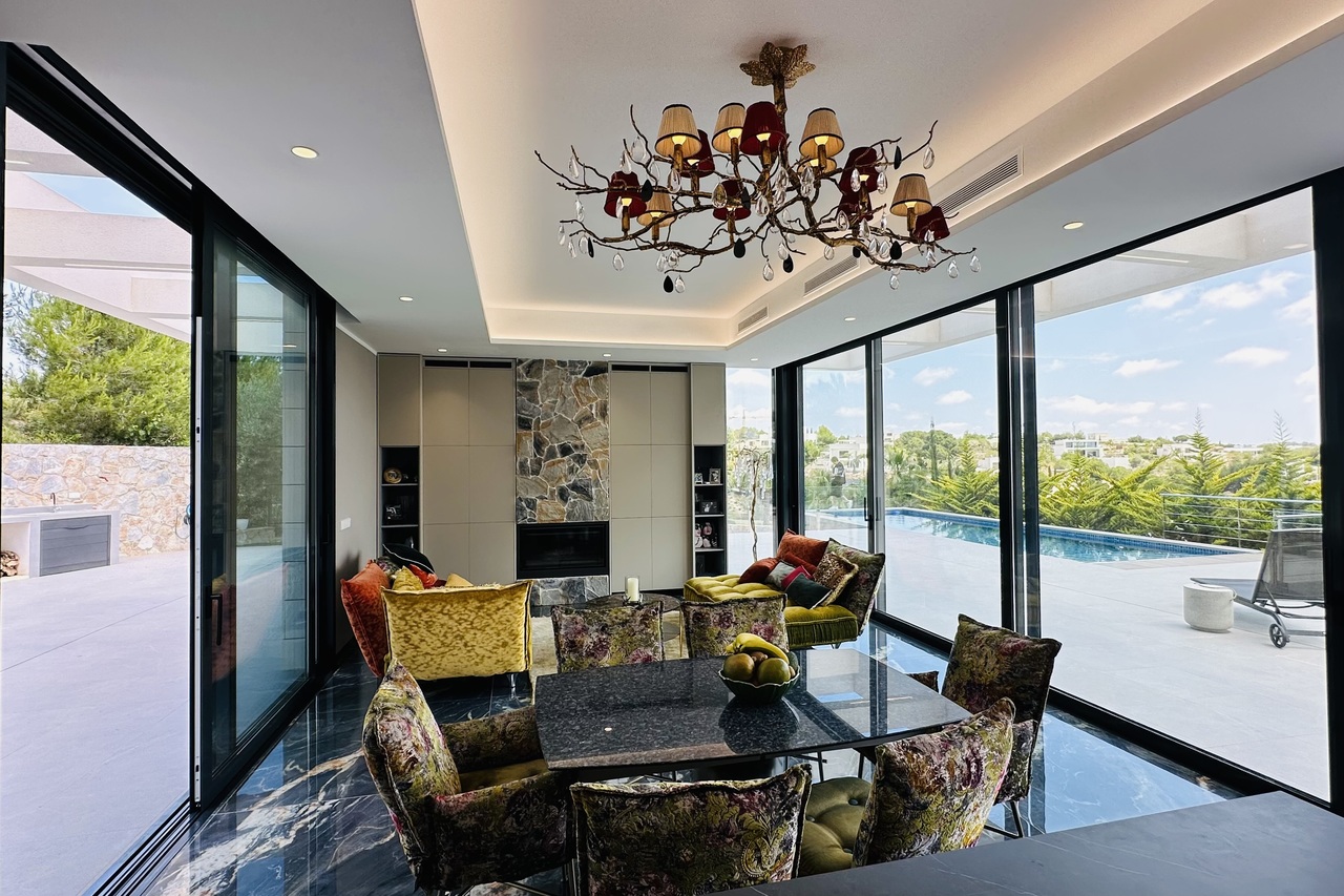 Master bedroom in villa for sale in Las Colinas Golf