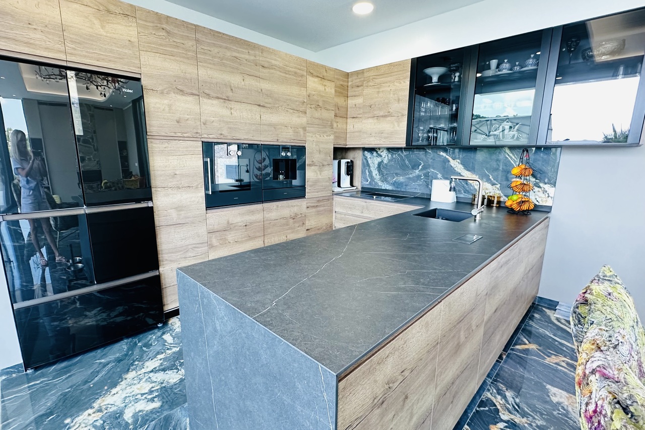 Terrace in villa for sale in Las Colinas Golf