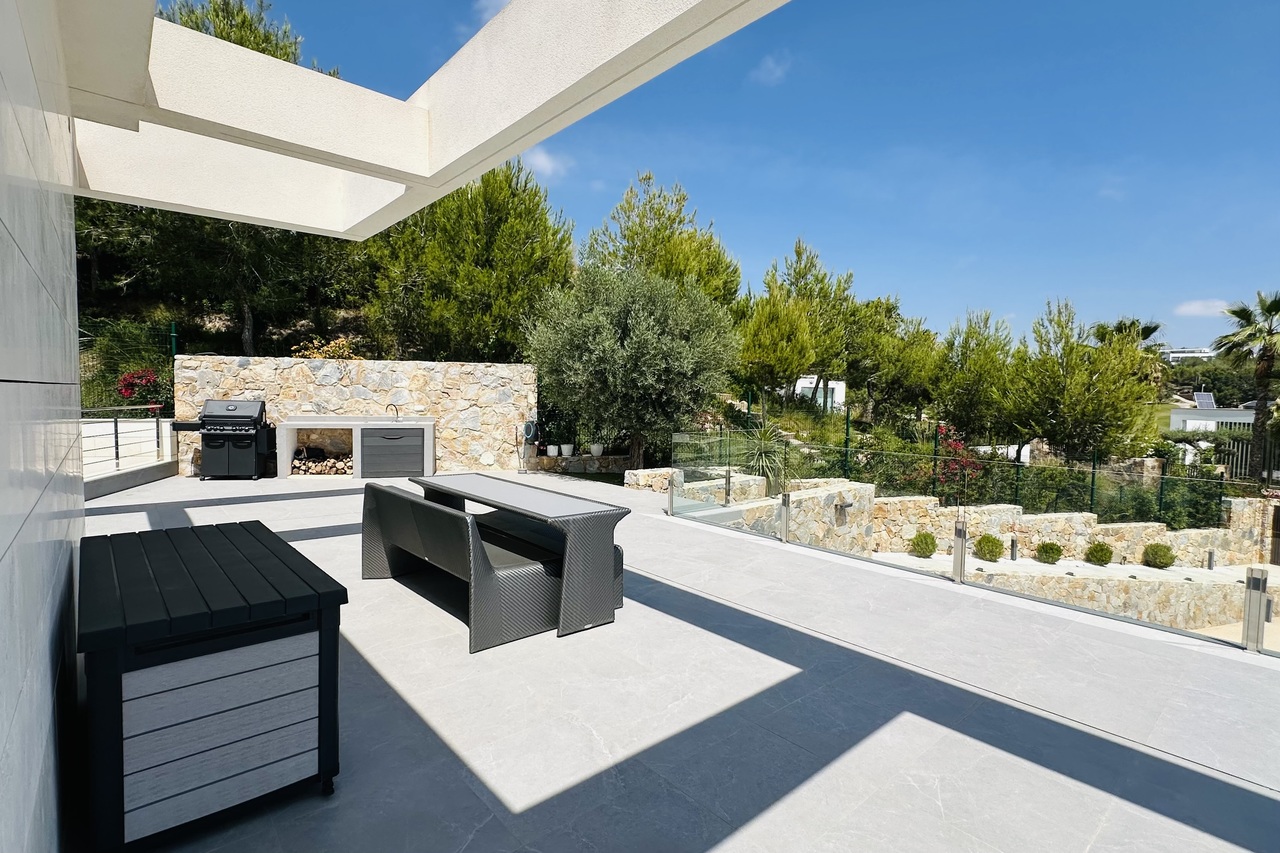 Bedroom in villa for sale in Las Colinas Golf