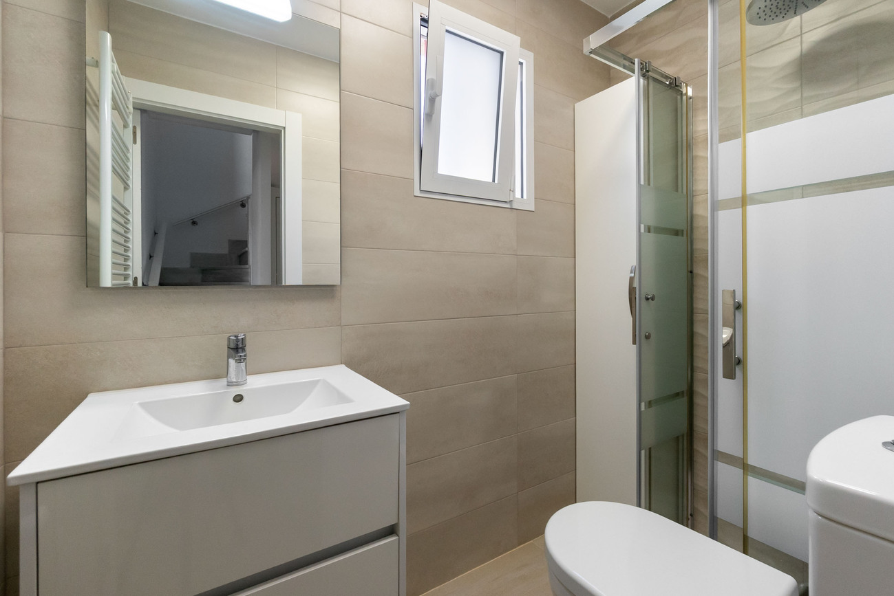 Master bedroom in villa for sale in Torre de La Horadada