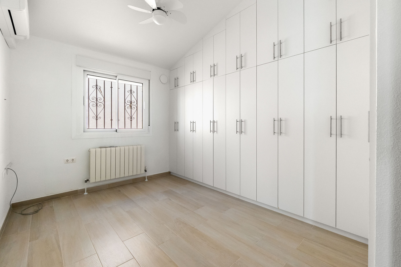Bathroom in villa for sale in Torre de La Horadada