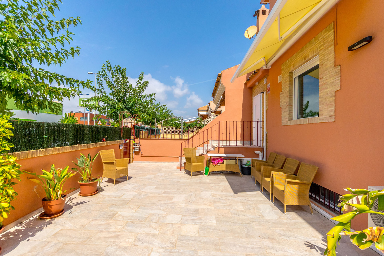 Living room in villa for sale in Torre de La Horadada