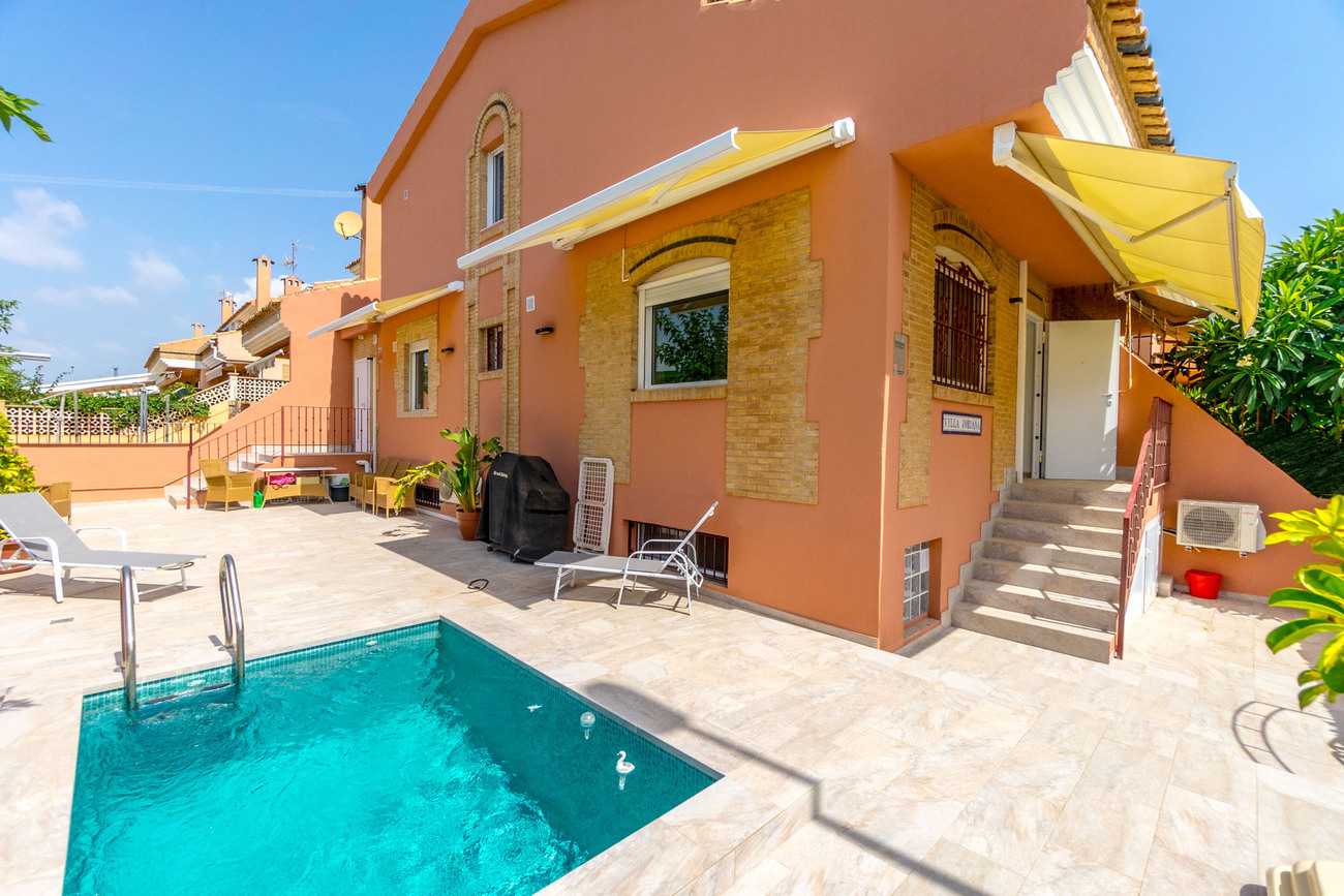 Bathroom in villa for sale in Torre de La Horadada