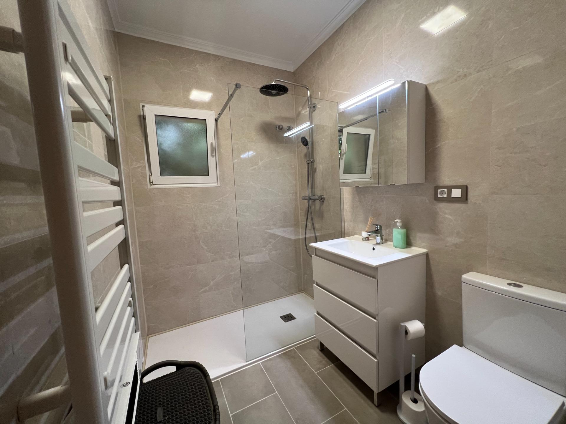 Bedroom in villa for sale in Dolores