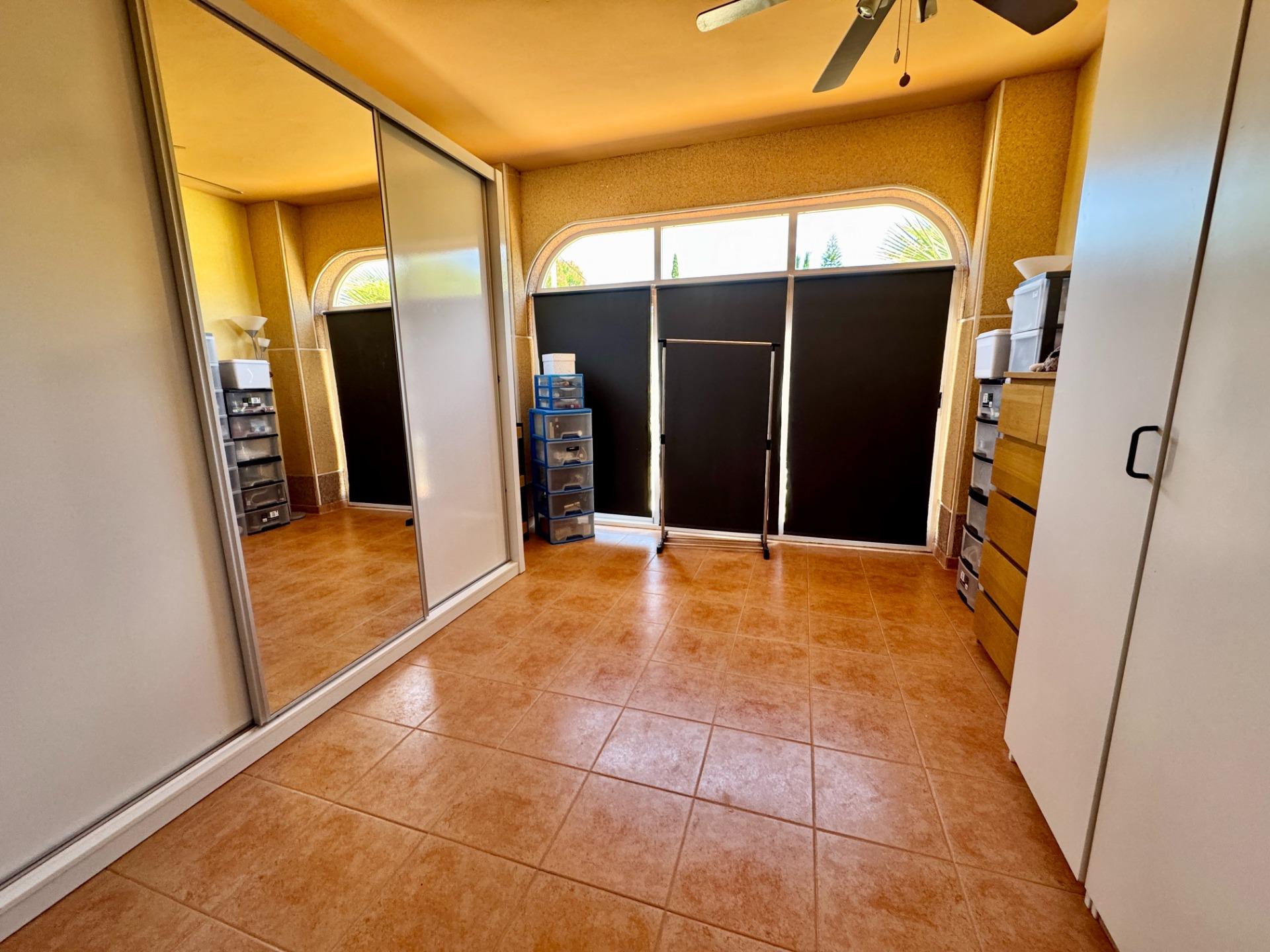 Garden in villa for sale in Dolores