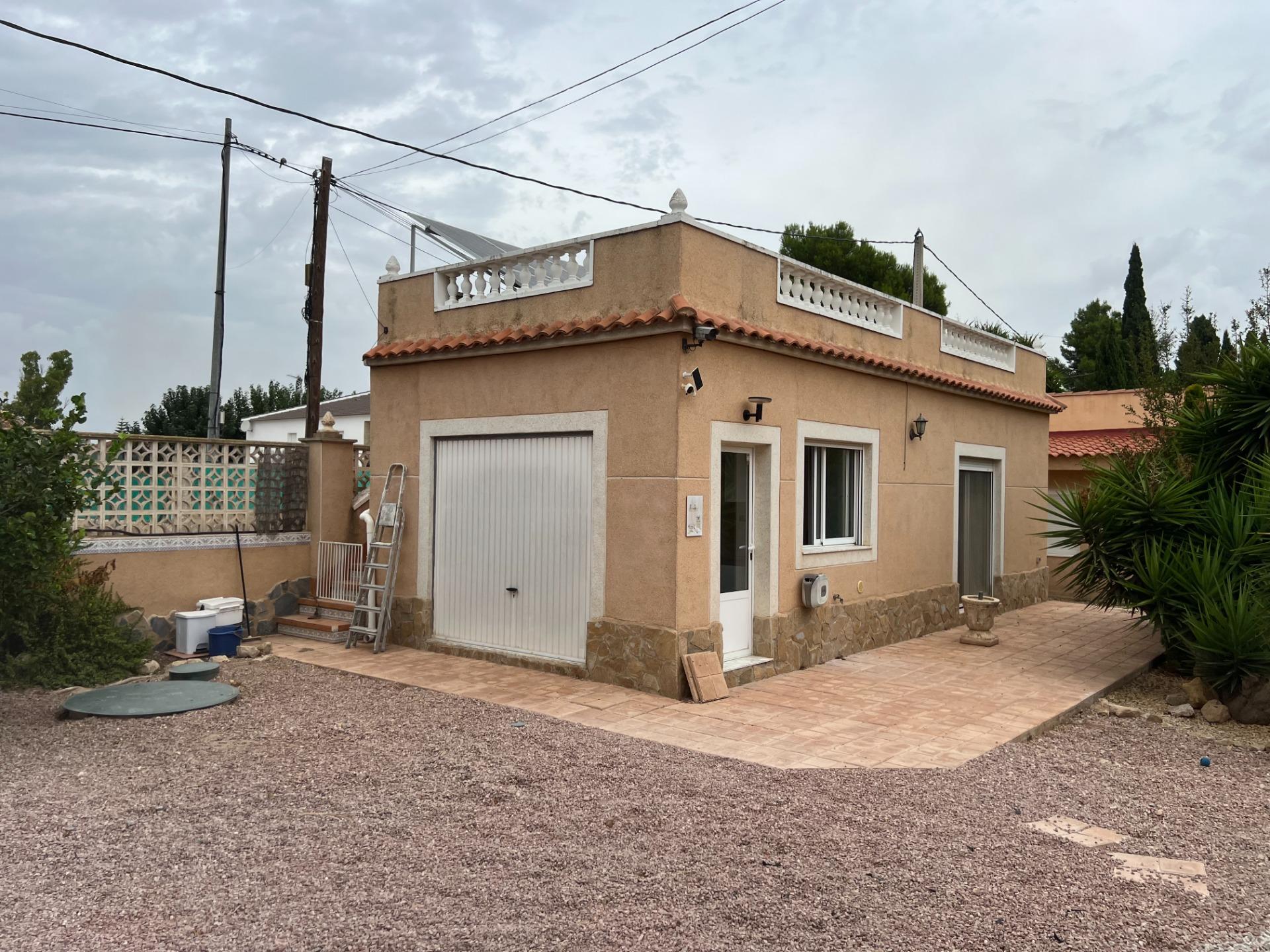 Garden in villa for sale in Dolores