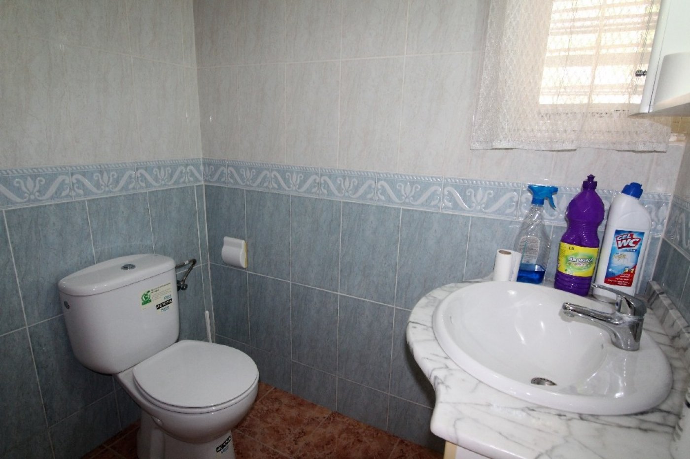 Bathroom in villa for sale in Torrevieja
