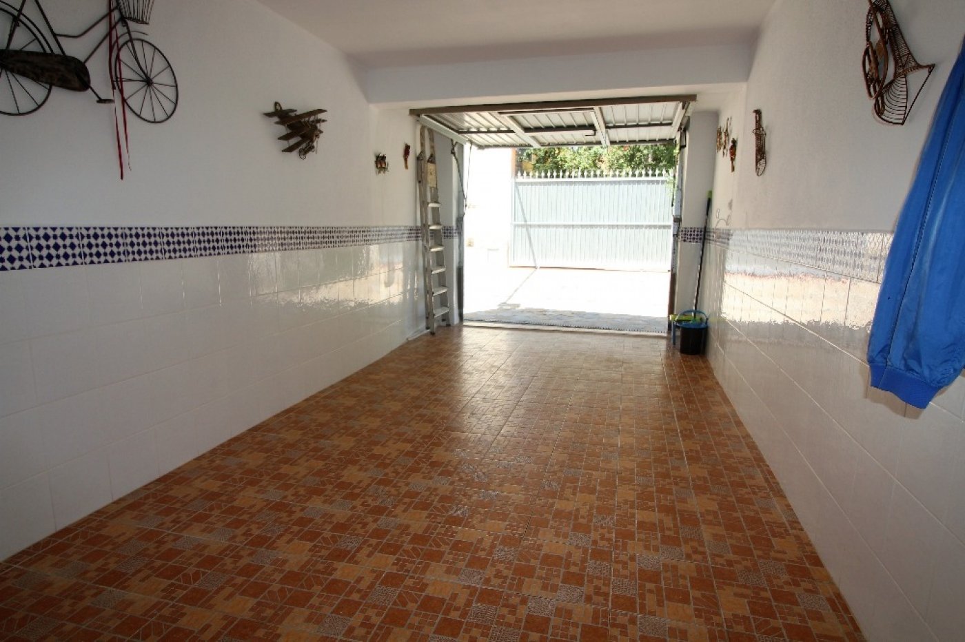Terrace in villa for sale in Torrevieja