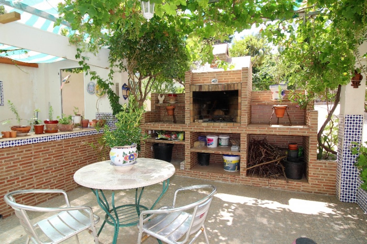 Terrace in villa for sale in Torrevieja