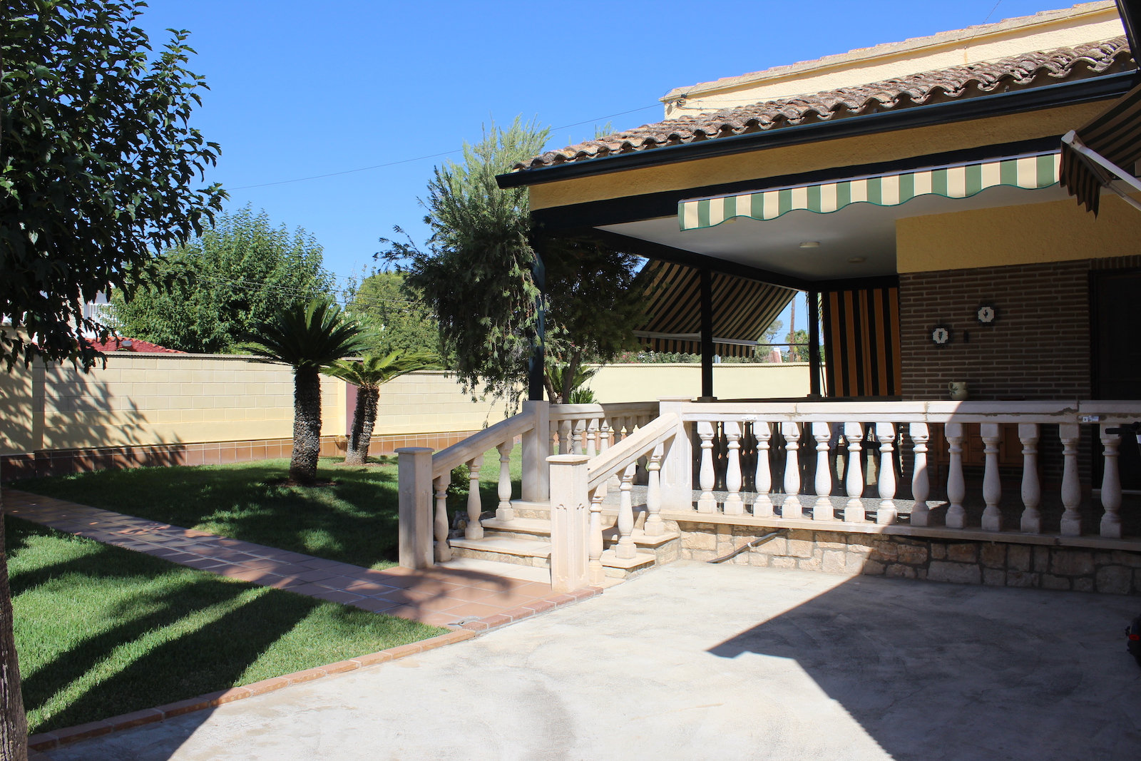Kitchen in villa for sale in L'Eliana