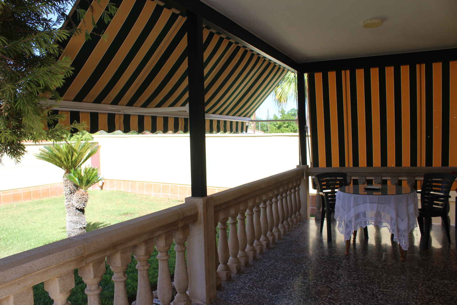 Exterior view in villa for sale in L'Eliana