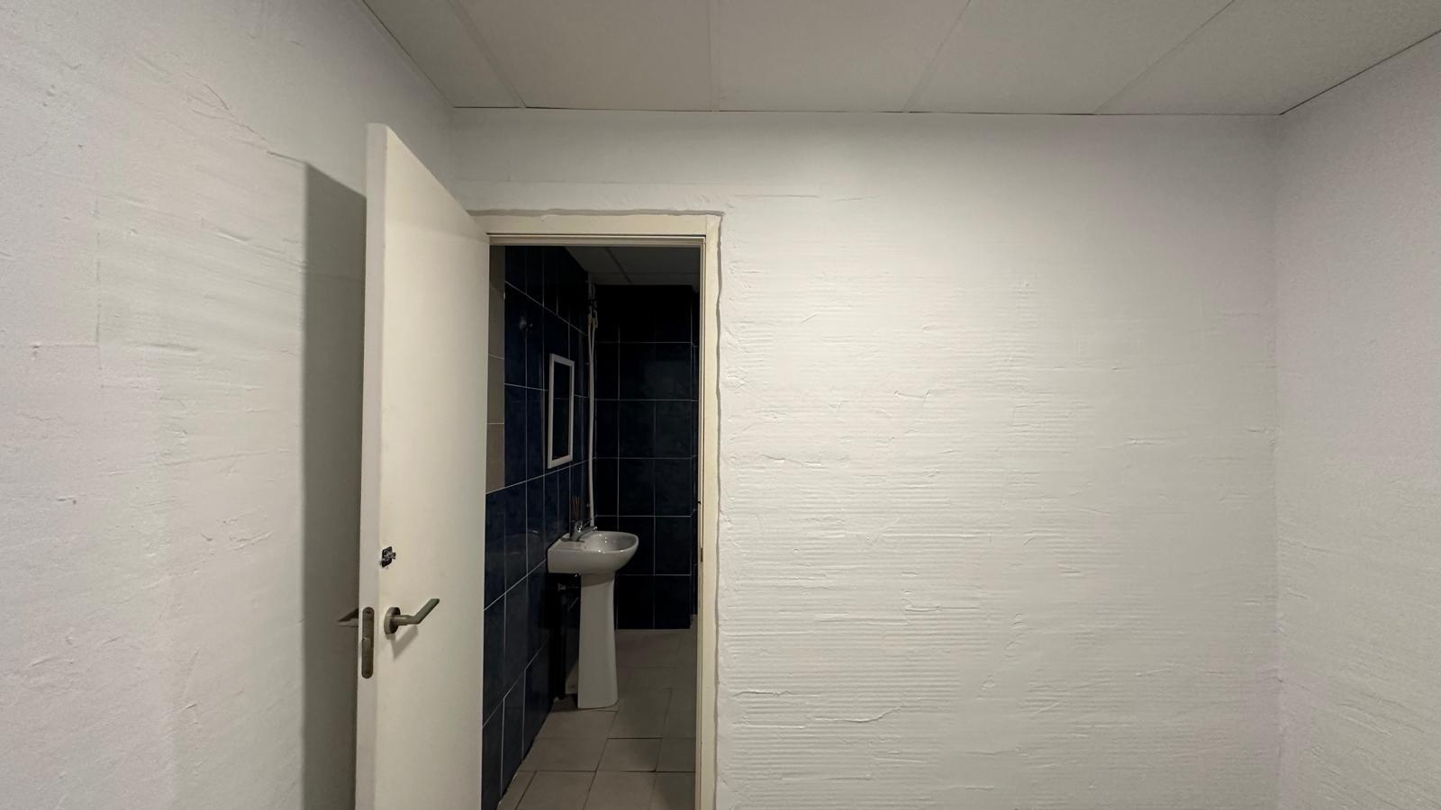 Bathroom in commercial for sale in Torrevieja