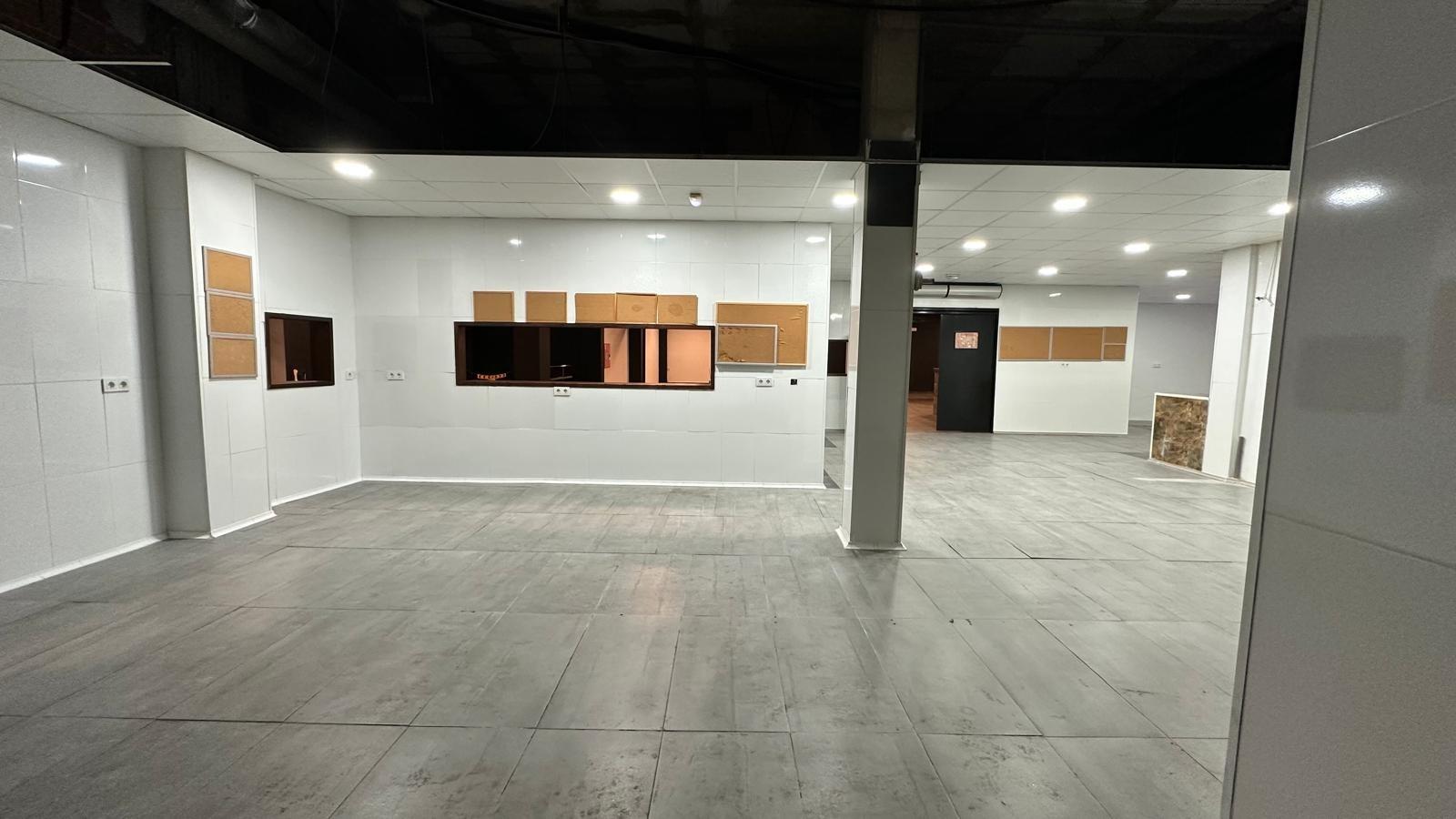 Bedroom in commercial for sale in Torrevieja
