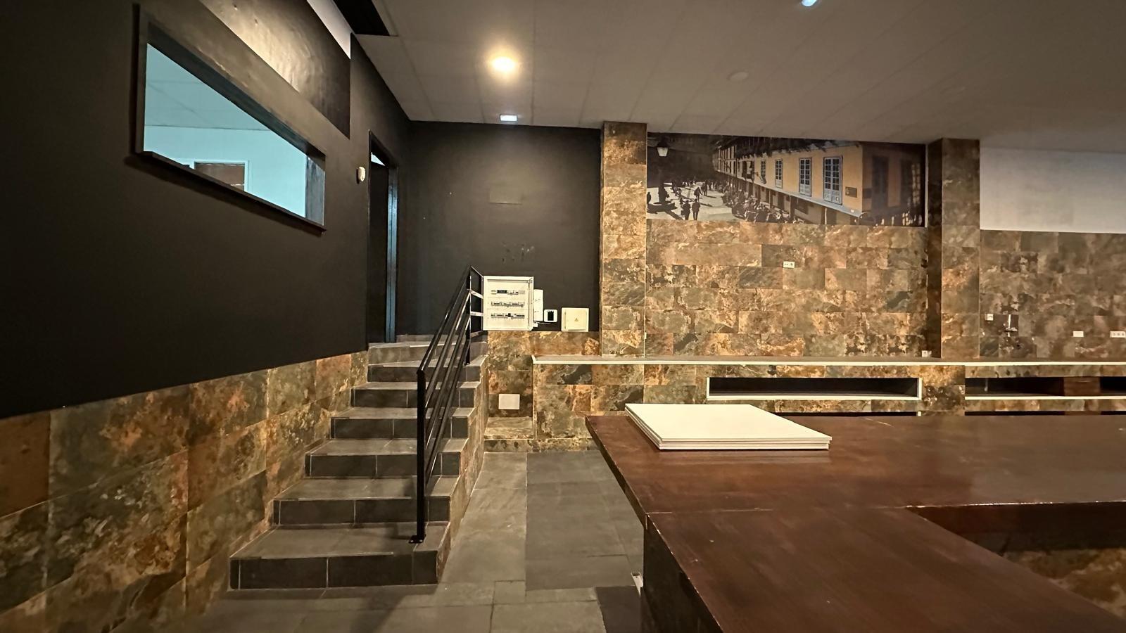 Master bedroom in commercial for sale in Torrevieja