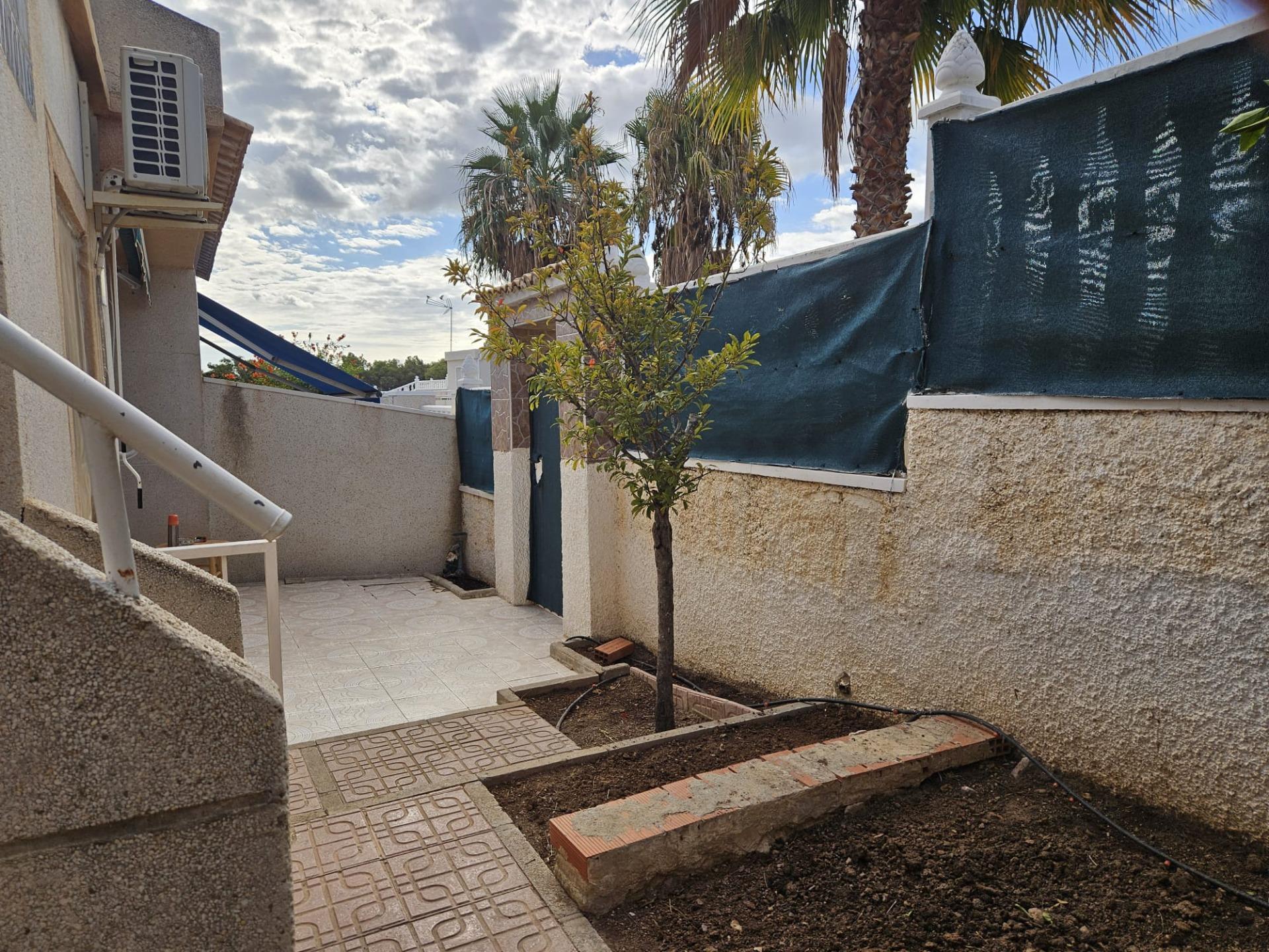Garden in terraced for sale in Torrevieja