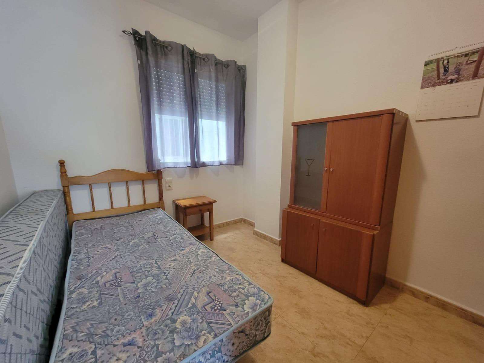 Bedroom in apartment for sale in Torrevieja
