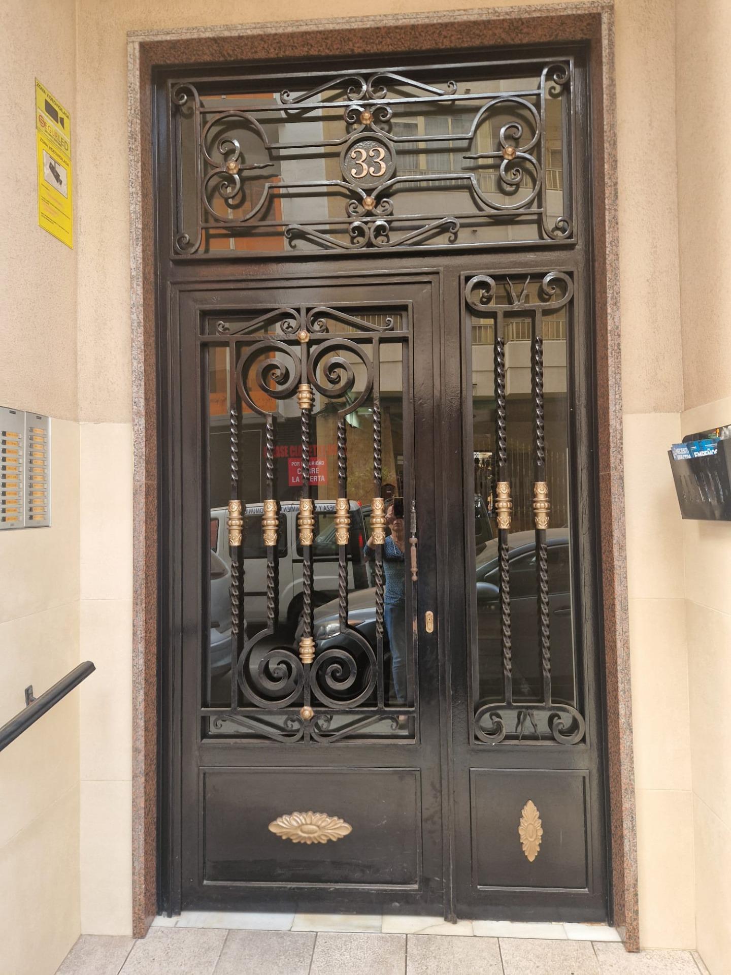 Terrace in apartment for sale in Torrevieja