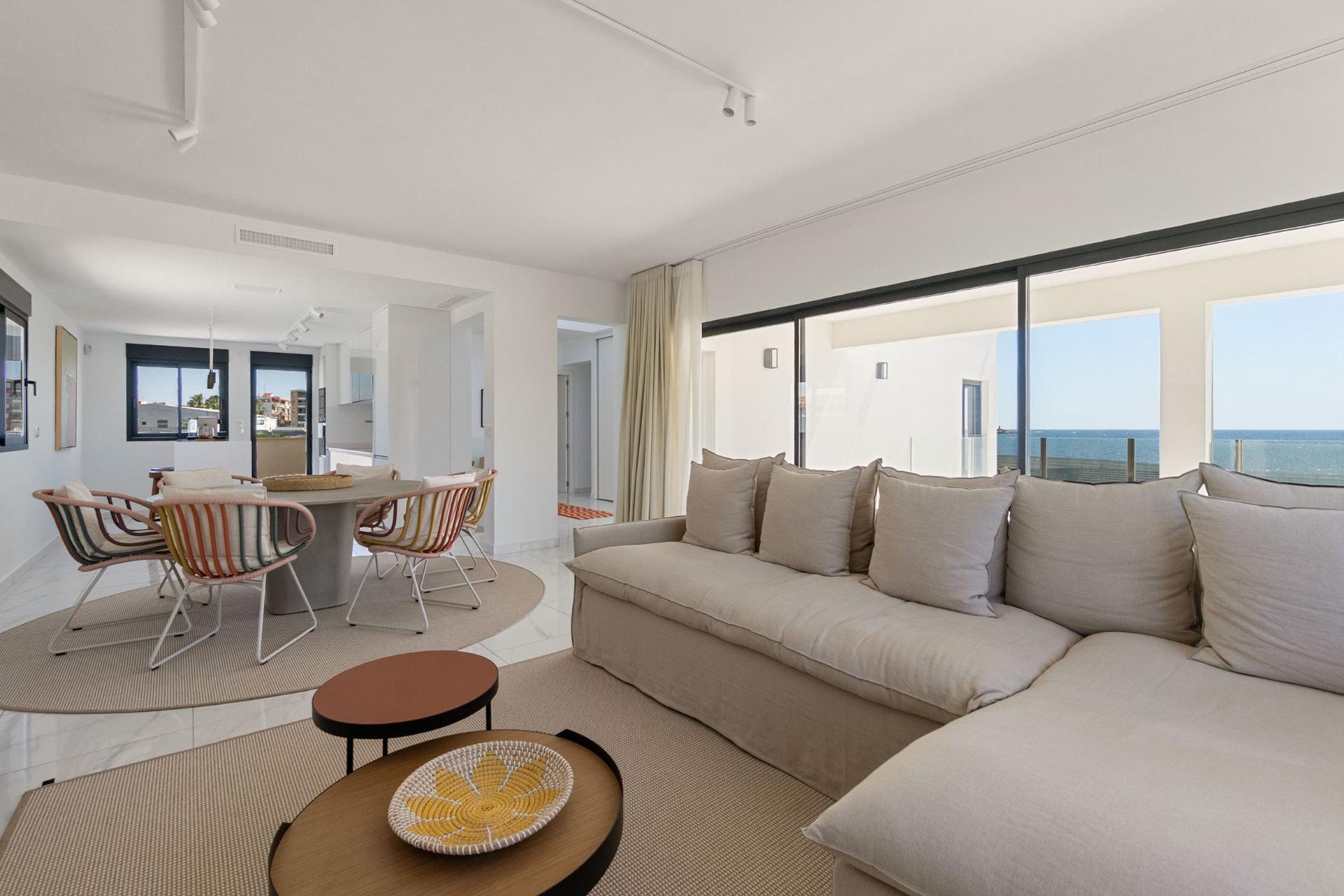 Kitchen in villa for sale in Torrevieja