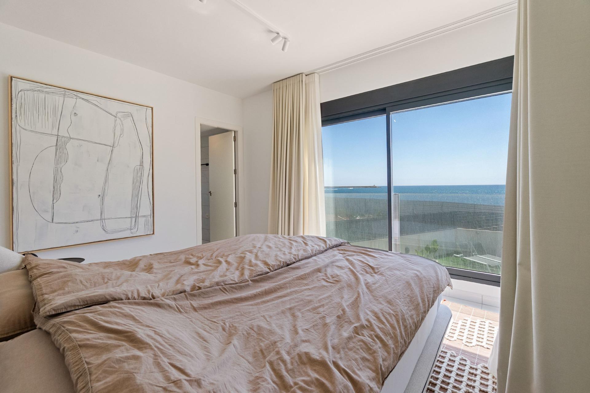 Master bedroom in villa for sale in Torrevieja