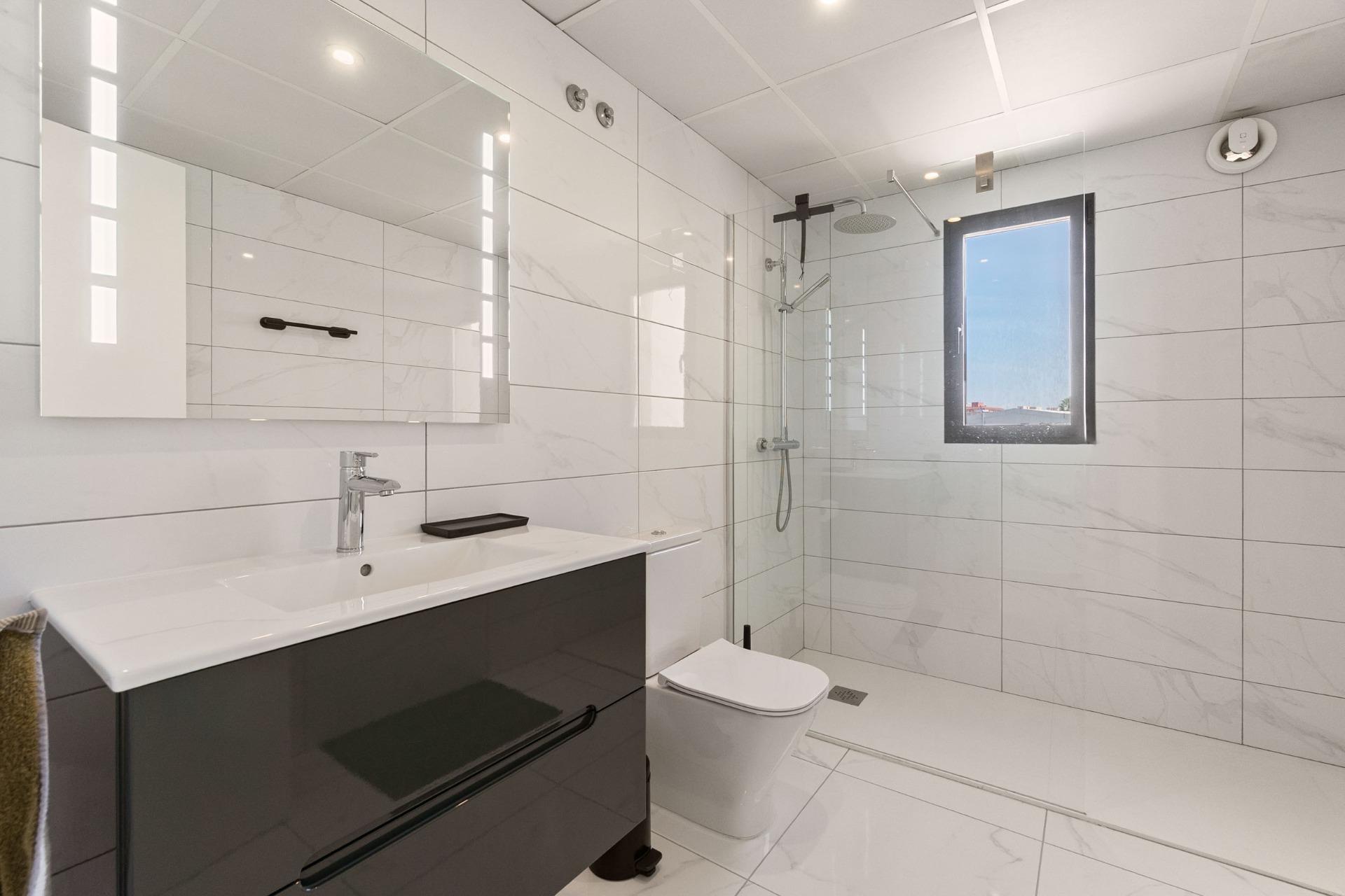 Bedroom in villa for sale in Torrevieja