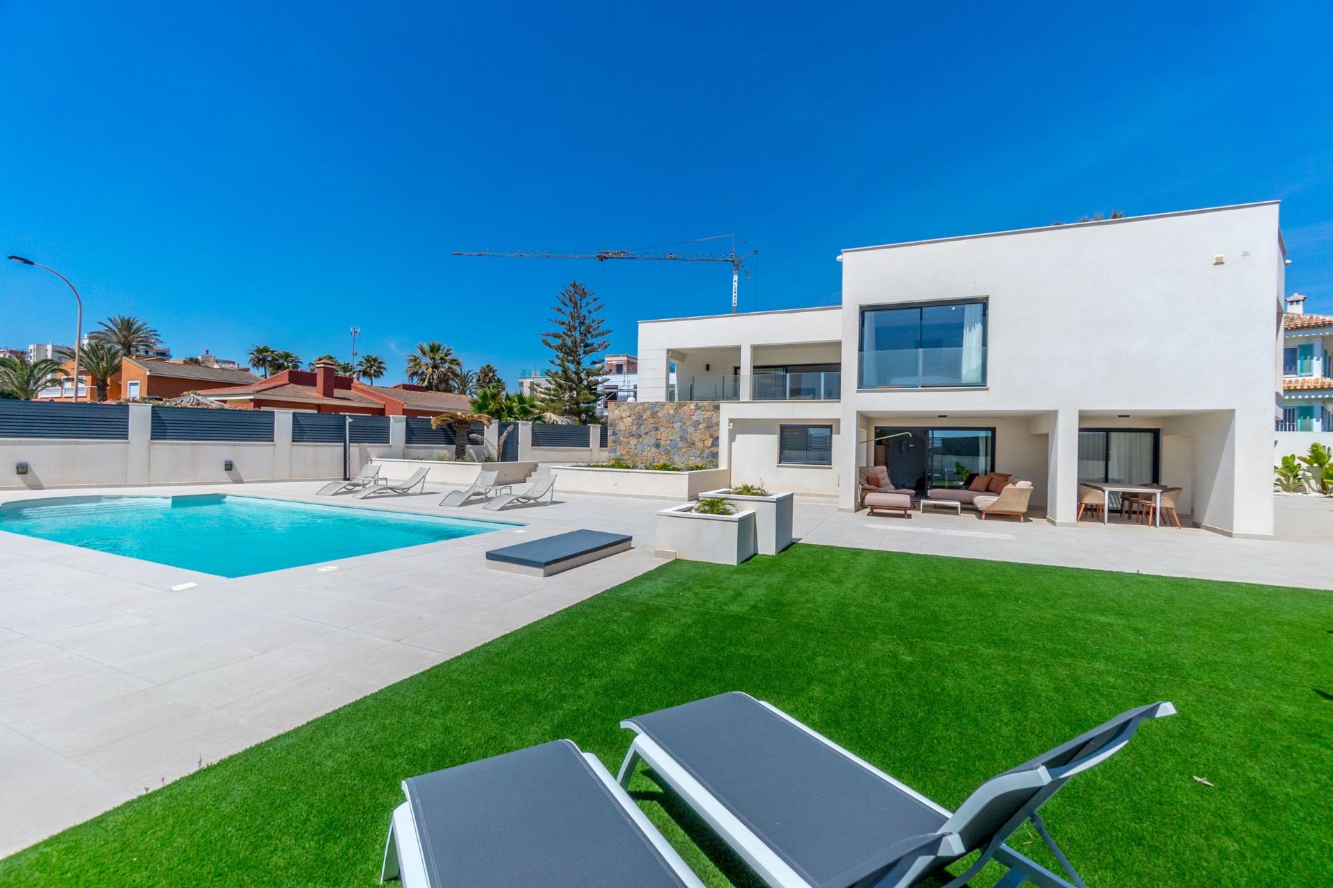 Kitchen in villa for sale in Torrevieja