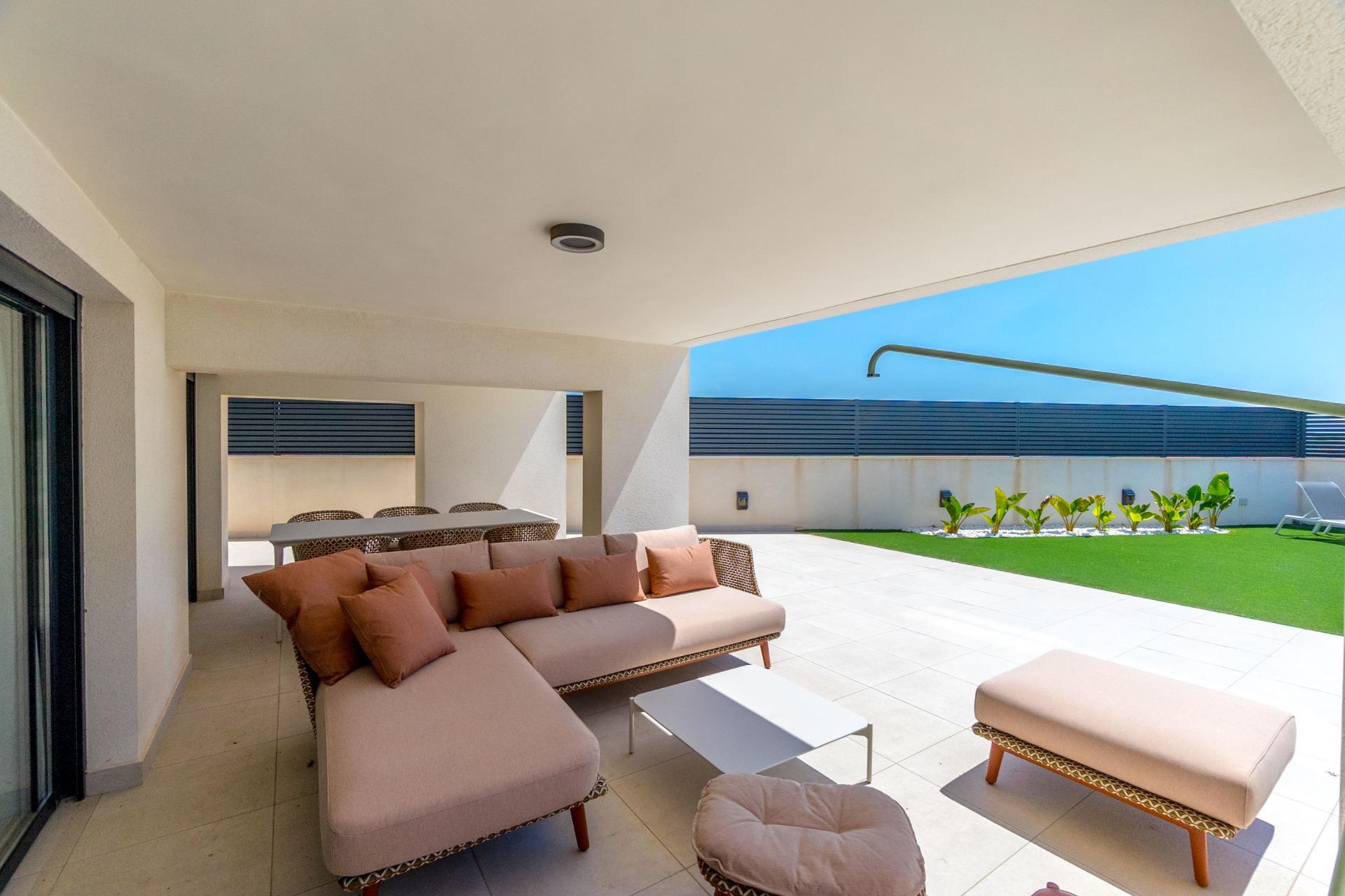 Bathroom in villa for sale in Torrevieja