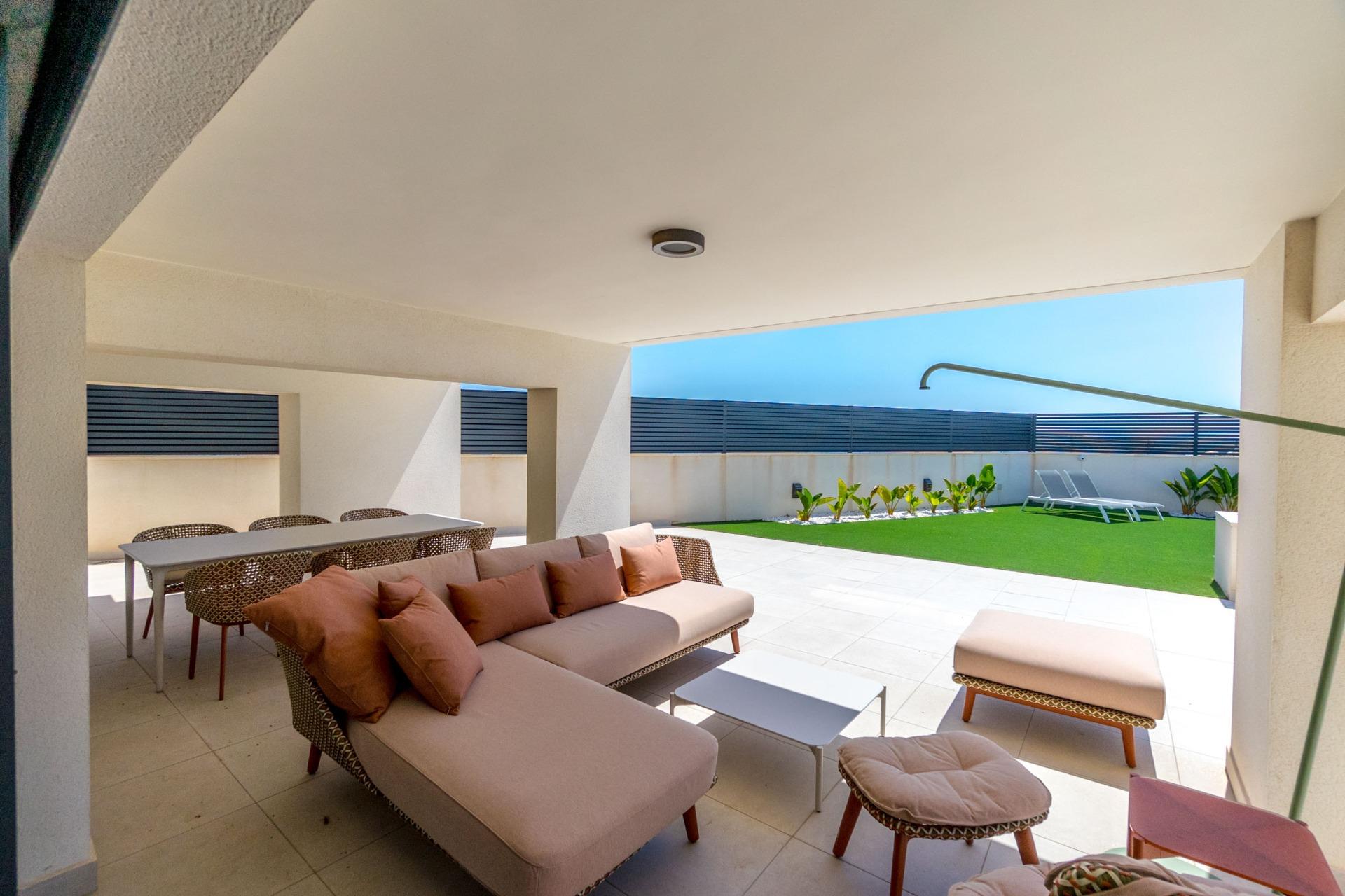 Dining area in villa for sale in Torrevieja