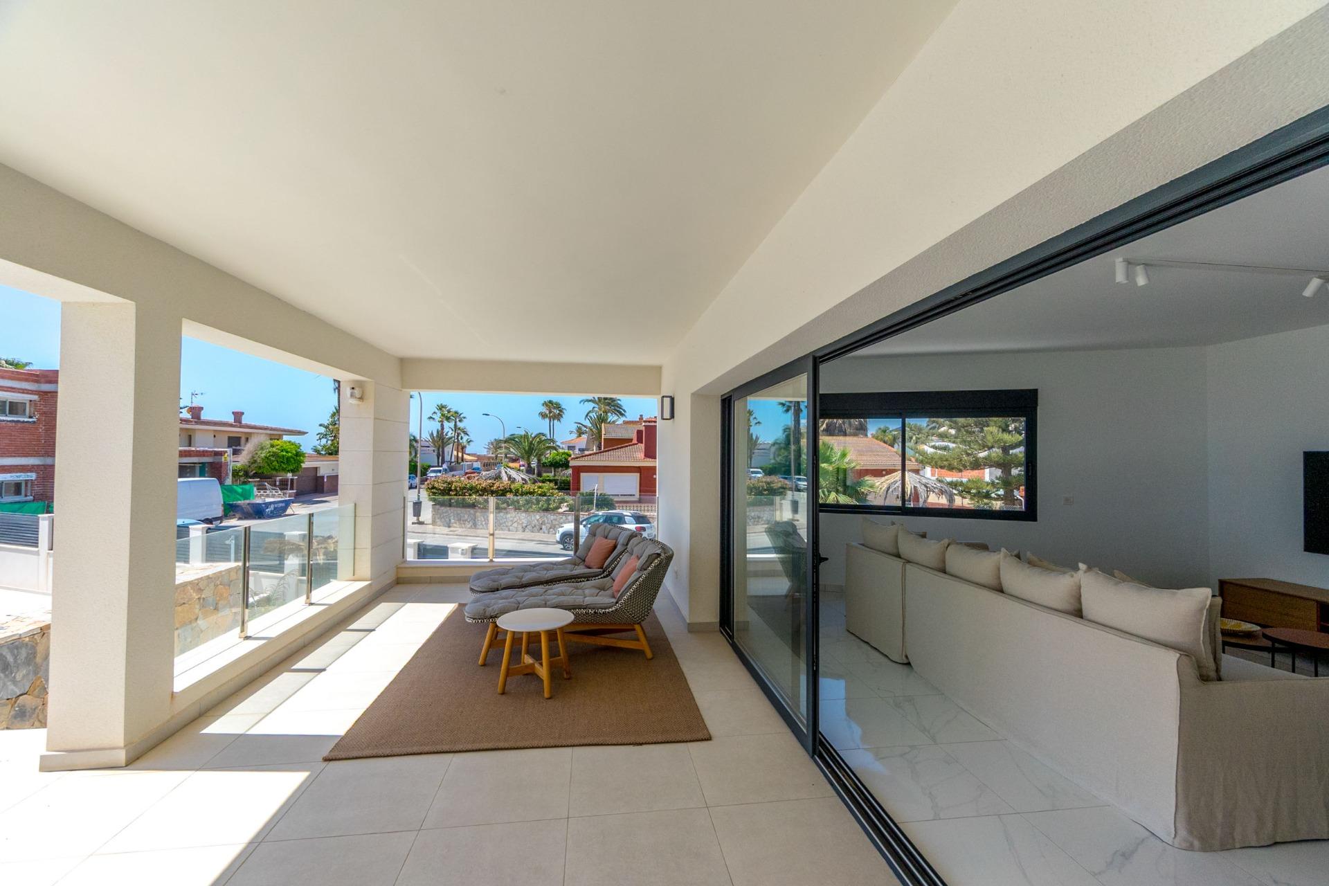 Pool area in villa for sale in Torrevieja