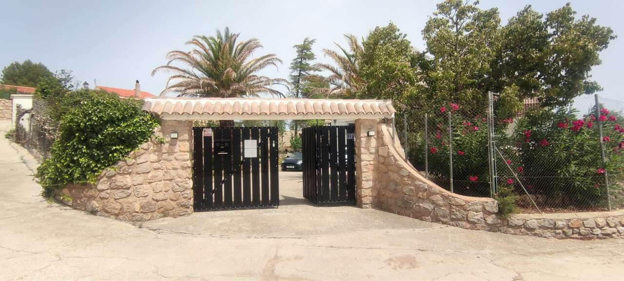 Exterior view in commercial for sale in Ayora