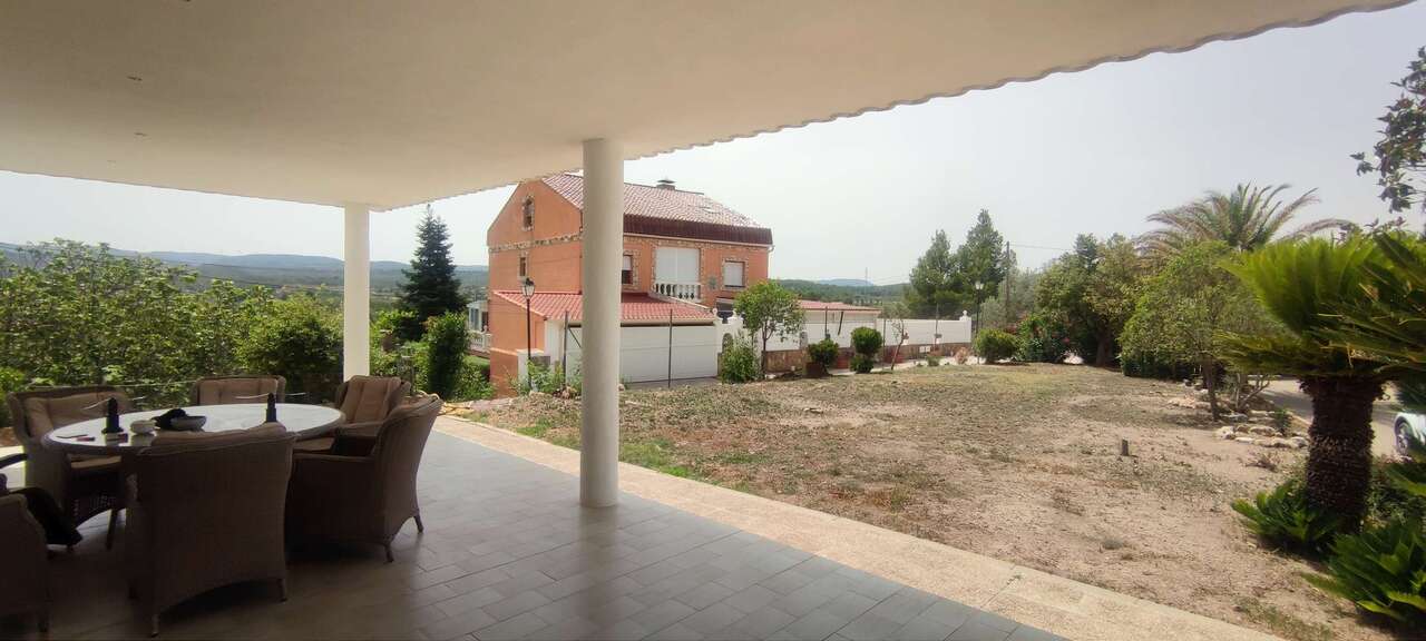 Kitchen in commercial for sale in Ayora
