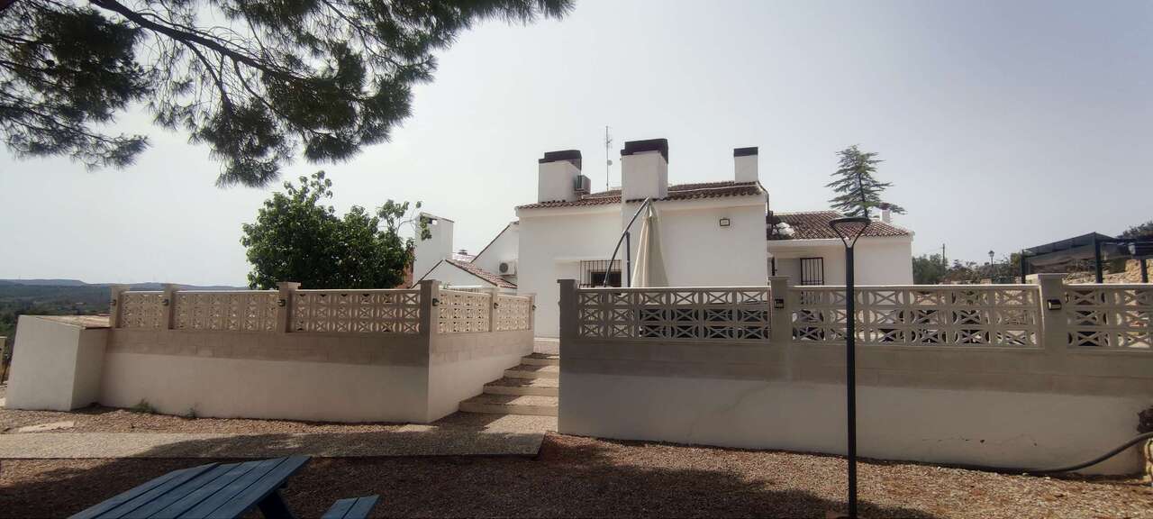 Terrace in commercial for sale in Ayora