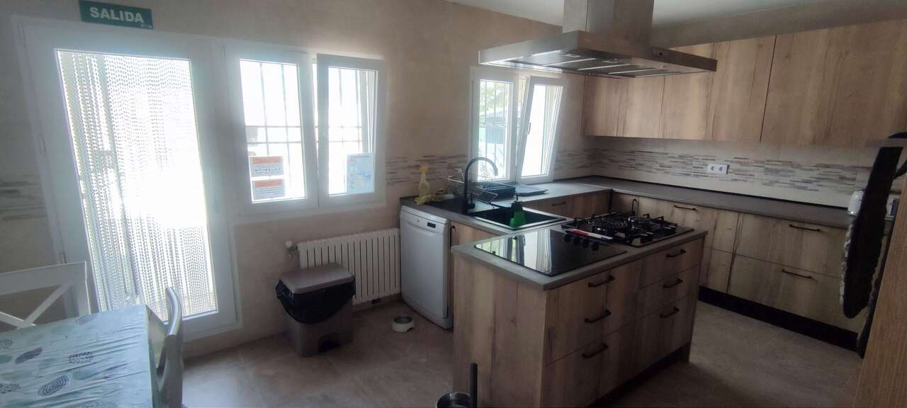 Kitchen in commercial for sale in Ayora