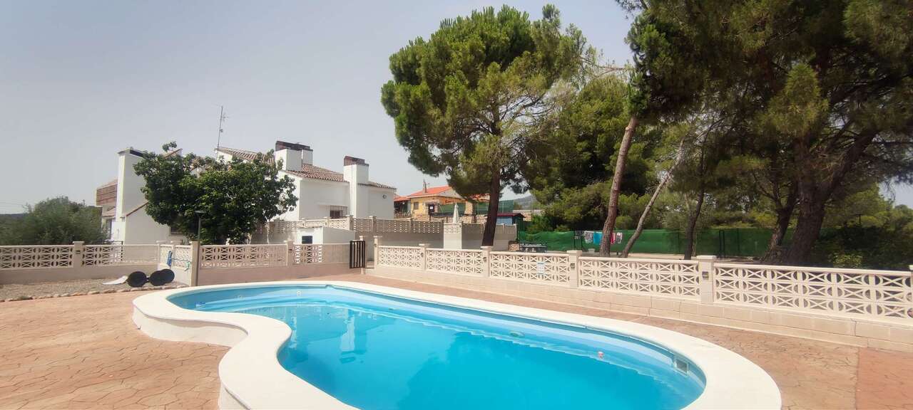 Terrace in commercial for sale in Ayora
