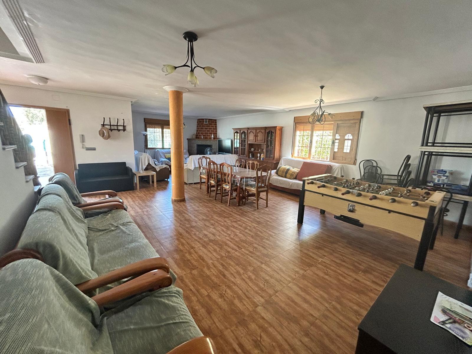 Master bedroom in villa for sale in Los Alcazares