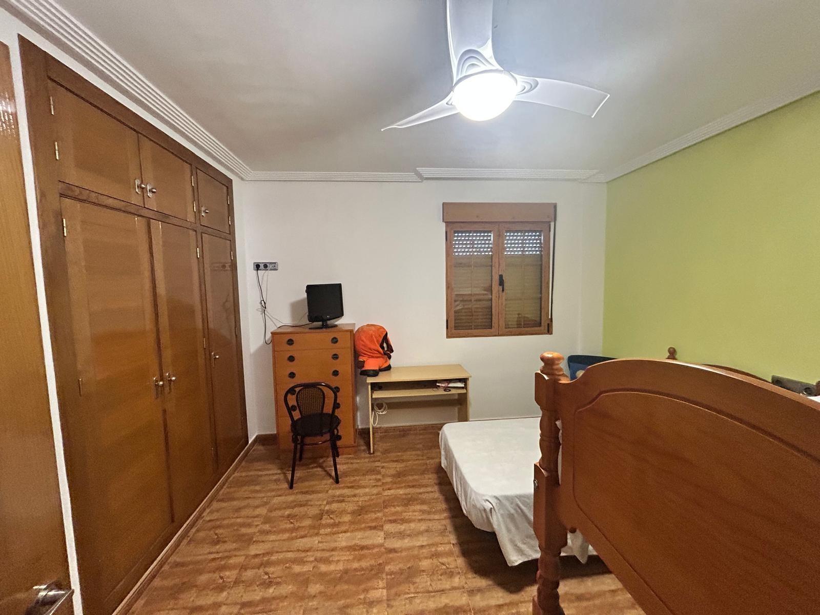 Bedroom in villa for sale in Los Alcazares