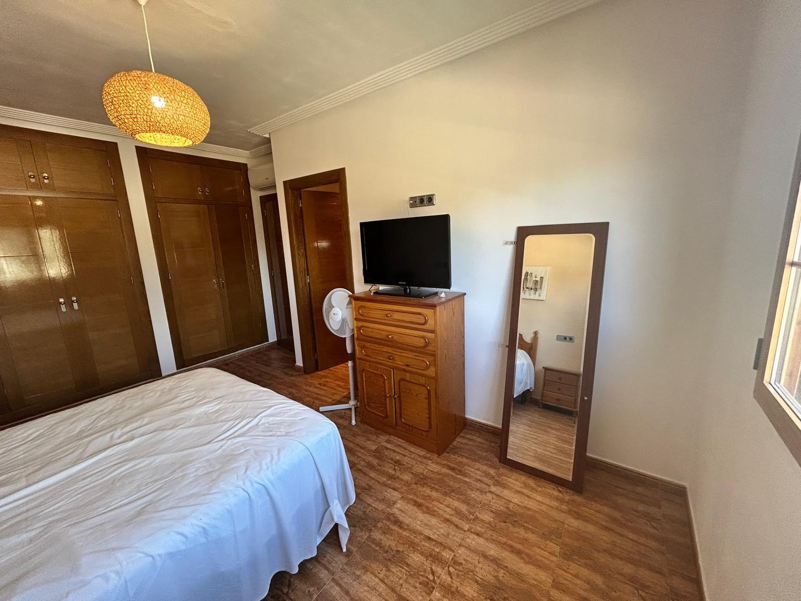 Master bedroom in villa for sale in Los Alcazares