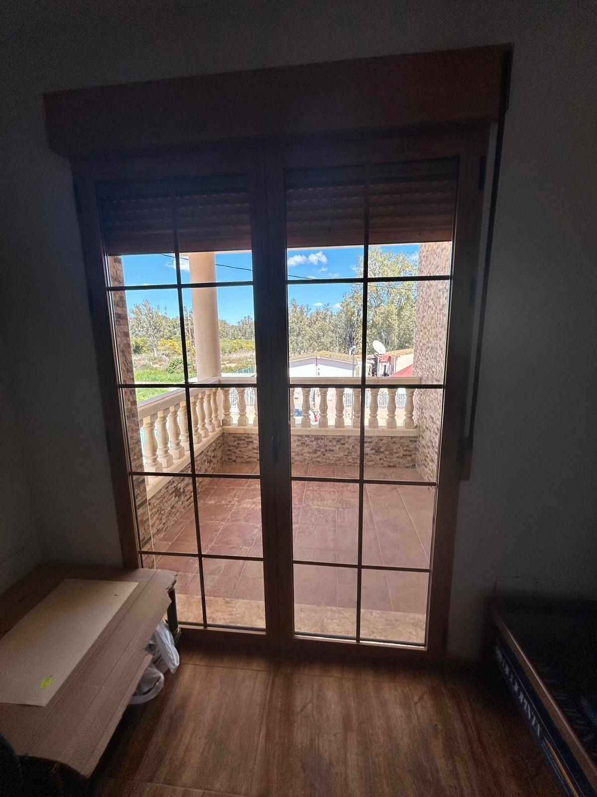 Bedroom in villa for sale in Los Alcazares