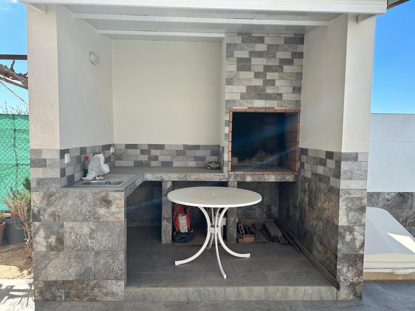 Terrace in villa for sale in Los Alcazares