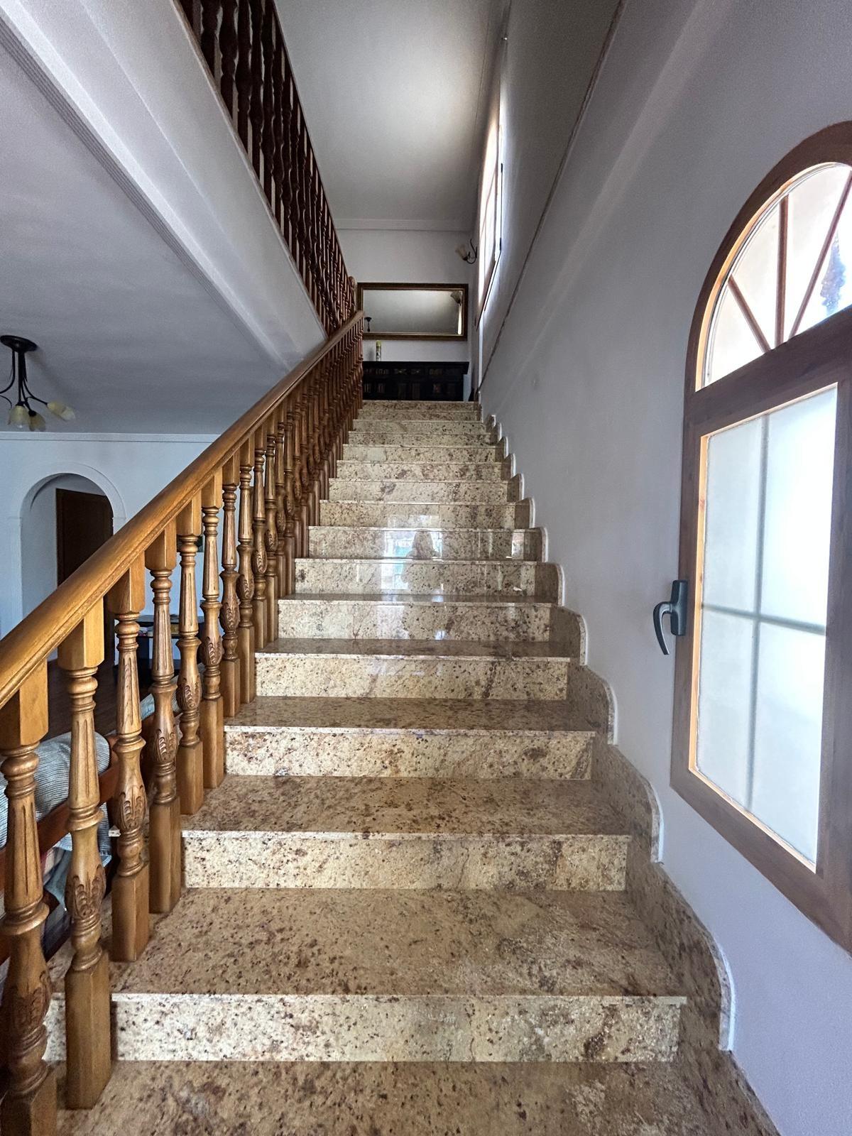 Dining area in villa for sale in Los Alcazares
