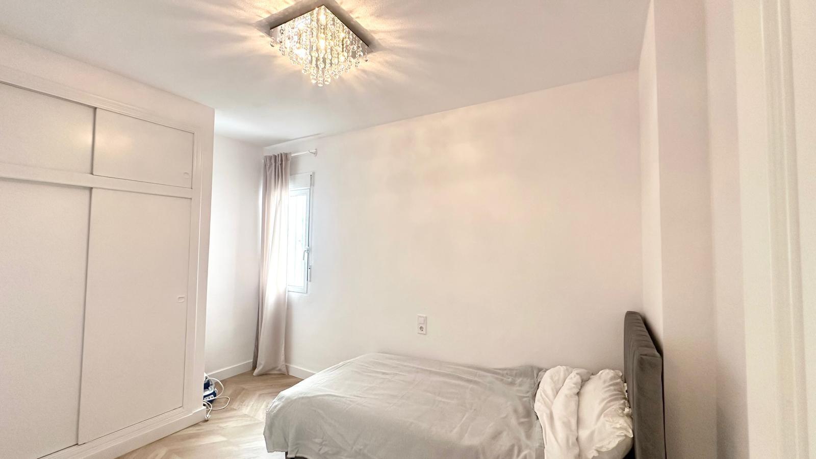 Bedroom in apartment for sale in Torrevieja