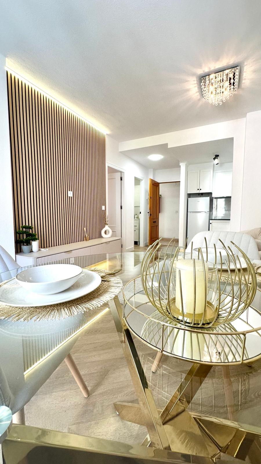 Bedroom in apartment for sale in Torrevieja
