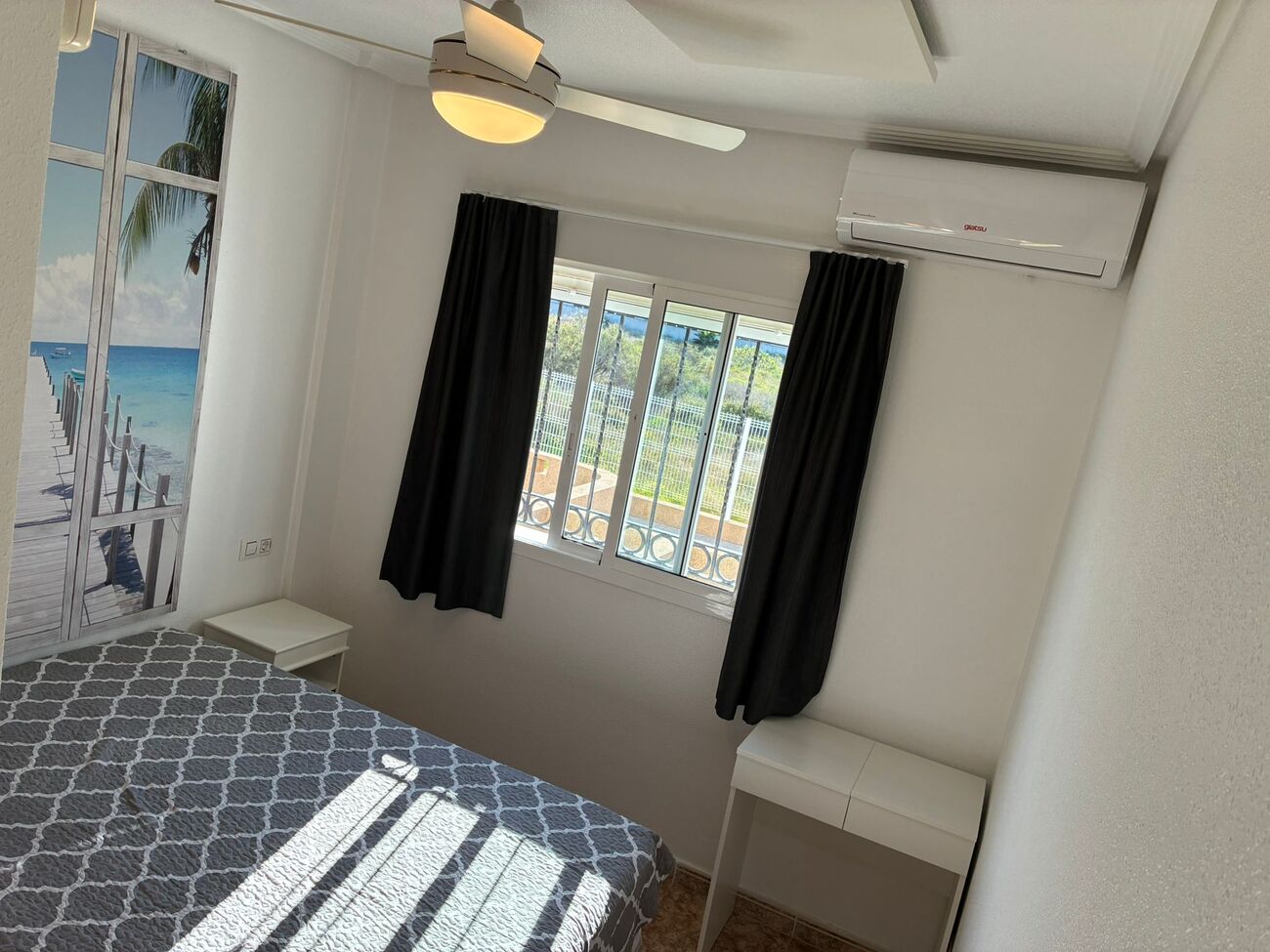 Master bedroom in apartment for sale in Punta Prima