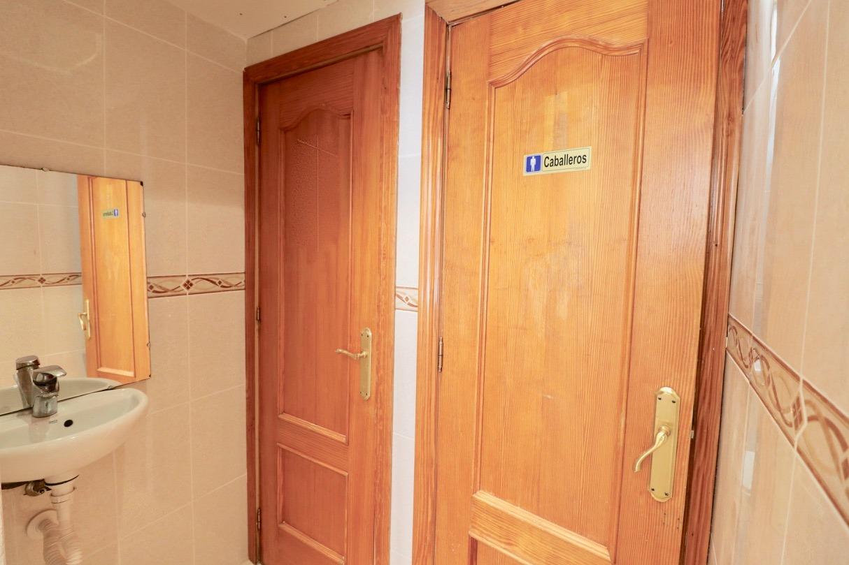 Bedroom in commercial for sale in Benidorm