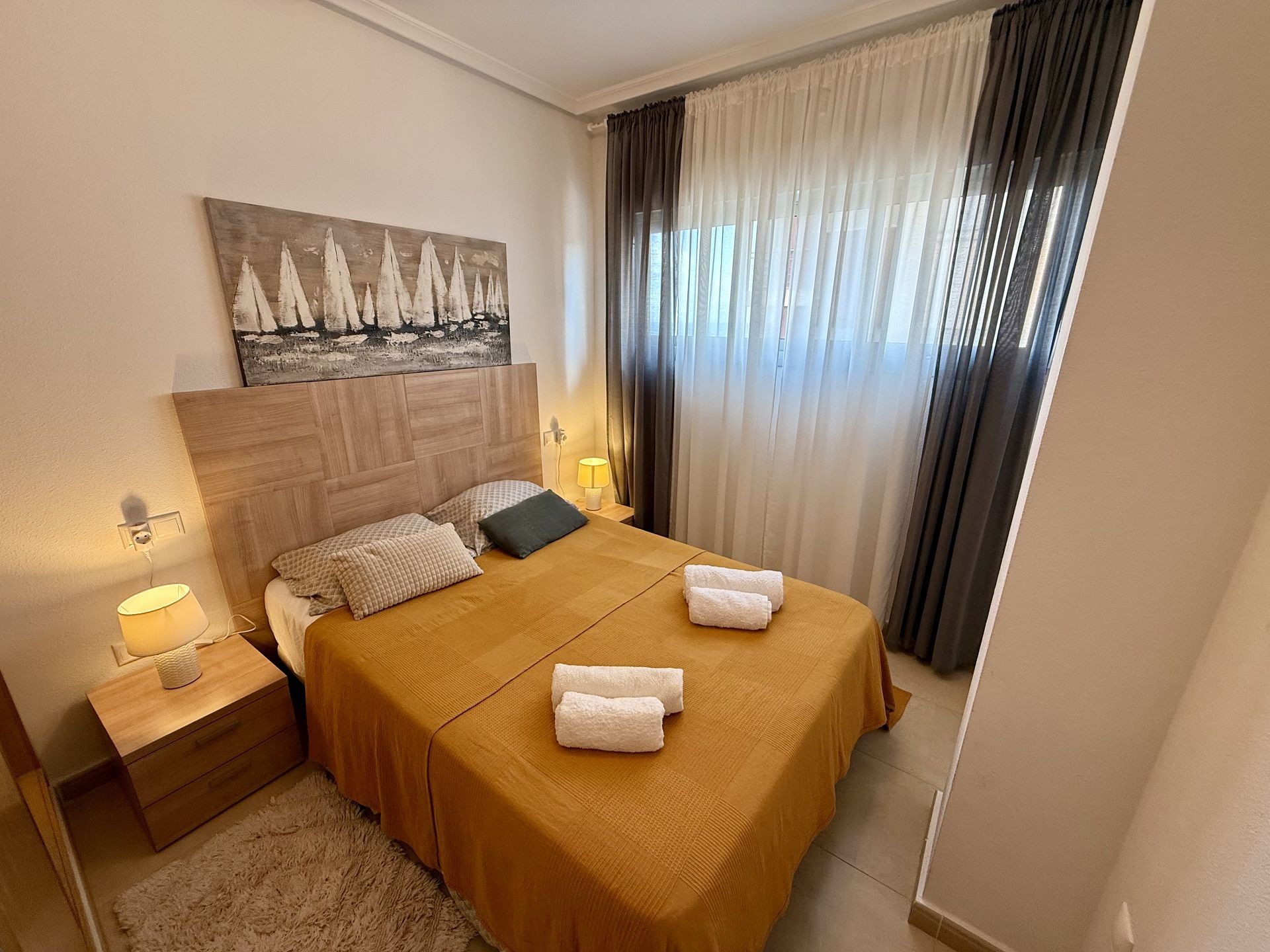 Master bedroom in apartment for sale in Torrevieja