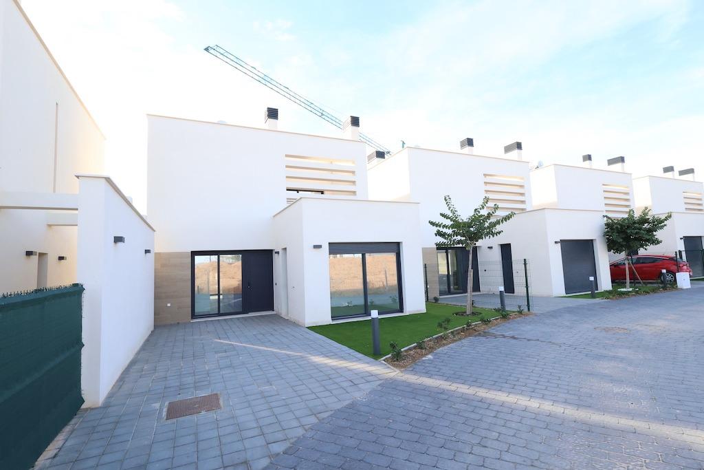 Kitchen in villa for sale in Los Alcazares